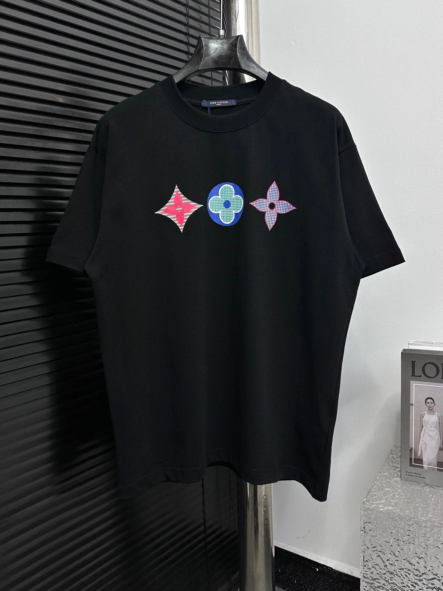 Louis Vuitton LV T-shirt Front Old Flower Three Flower Print logo round Neck Short Sleeve25ss New pure cotton T Unisex T-Shirt OS Drop Shoulder Loose Fit Base Shirt Top T-Shirt Short Sleeve