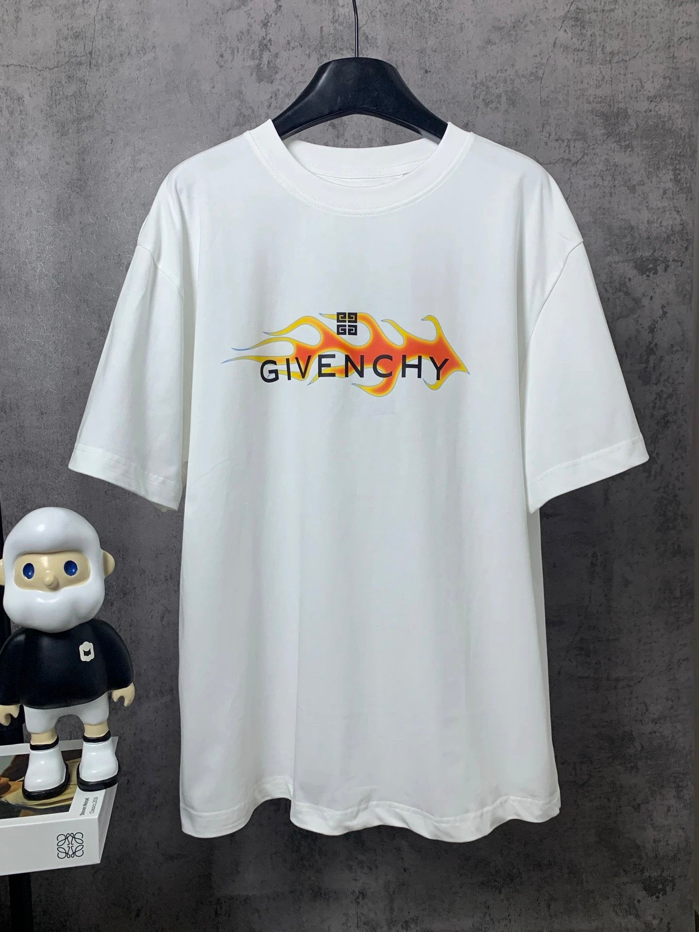 Givenchy T-shirt Dragon Year Limited Flame Print on the Chest logo round Neck Short Sleeve25ss New pure cotton T Unisex T-Shirt OS Drop Shoulder Loose Fit Base Shirt Top T-Shirt Short Sleeve