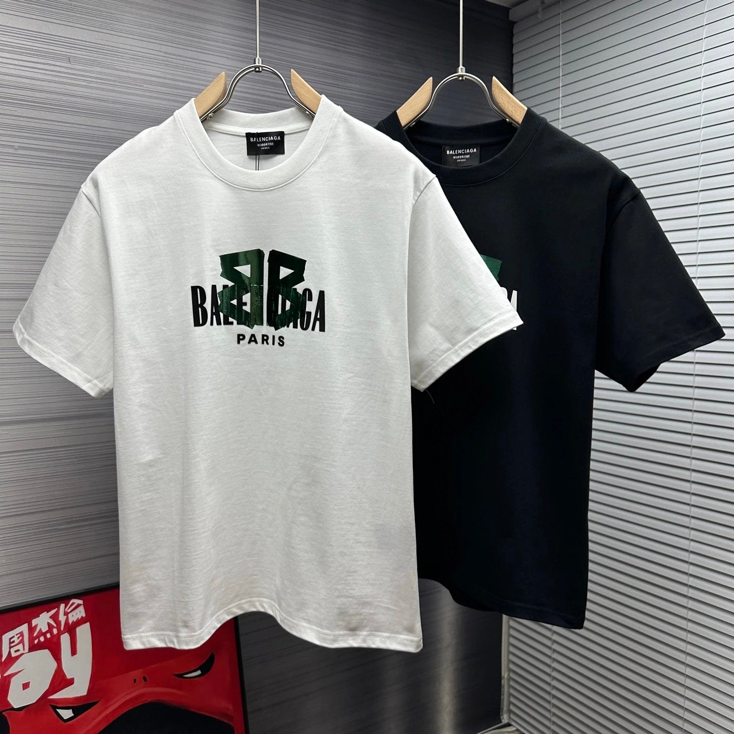 Balenciaga T-shirt 3D Embossed Letter Print on Chest logo round Neck Short Sleeve25ss New pure cotton T Unisex T-Shirt OS Loose Fit Base Shirt Top Half Sleeve T-Shirt