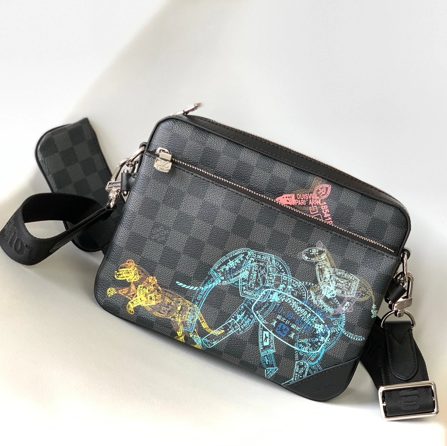 Louis Vuitton LV Men's Bag Top version 【Highest Version】Original Leather Hardware M46602Full leather in black M69827Sprinter Three-in-One Men's Messenger Bag Postman Men's Bag Two-in-One Trio Messenger Bag Shoulder Bag Men's Messenger Bag Men's Bag M30848