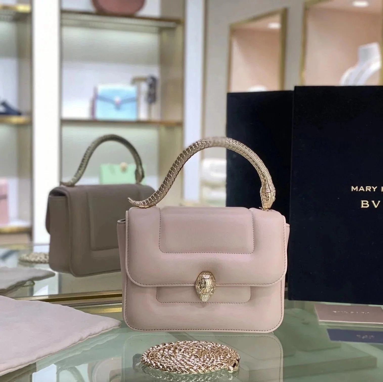 BVLGARI Bag Top version Baoge Home New Bags,Shoulder Bag Crossbody Bag,Serpentine Handle,Joint Name SerpentiForever Bag,Soft Matelasse Quilted Embossed Lambskin Made of Filling Feeling Bag