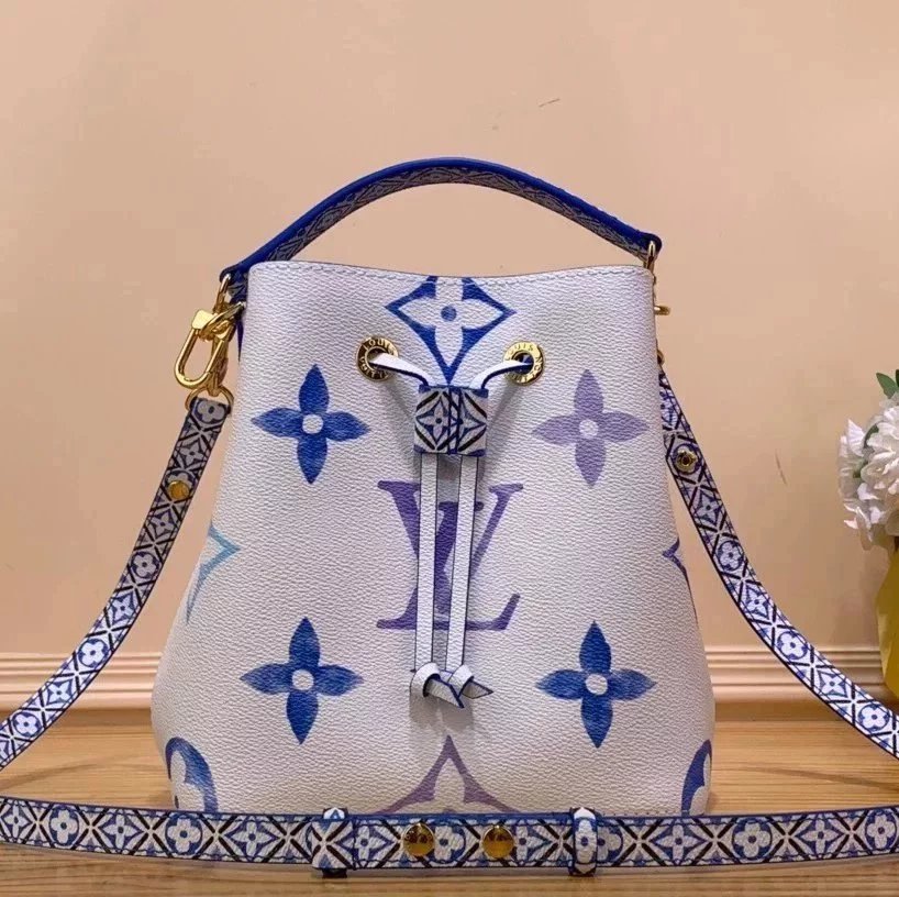 Louis Vuitton LV Women's Bag Top version New Arrival in Season Leisure Holiday Atmosphere M22986Blue Bucket Bag Series New Arrival in Season BB Handbag Bucket Bag Is Elegant Canvas Depicting Printed Bucket Bag M23055Bucket Bag M22979Shopping Bag Women's S