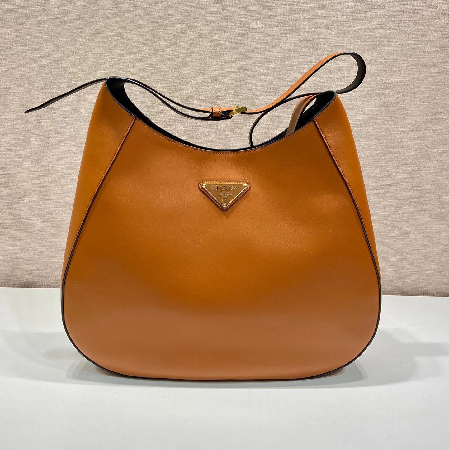 PRADA Bag Top version Zhao Zhaoyi Same Style Bag Version Latest Enamel Metal Triangle Logo Badge cleo Series Oversized Calfskin Underarm Bag Messenger Bag Shoulder Bag Underarm Bag Handbag Women's Bag1BC181