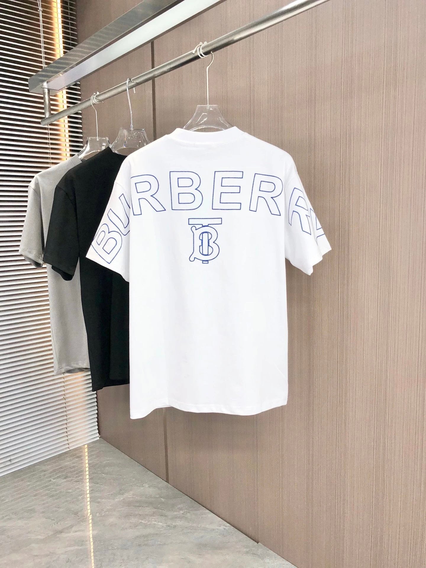 Burberry T-shirt Large Letter Embroidery on the Back logo round Neck Short Sleeve25ss New Pure Cotton Unisex Style T Casual T-Shirt Base Layer Shirt OS Loose Fit Half Sleeve Top Plus Size