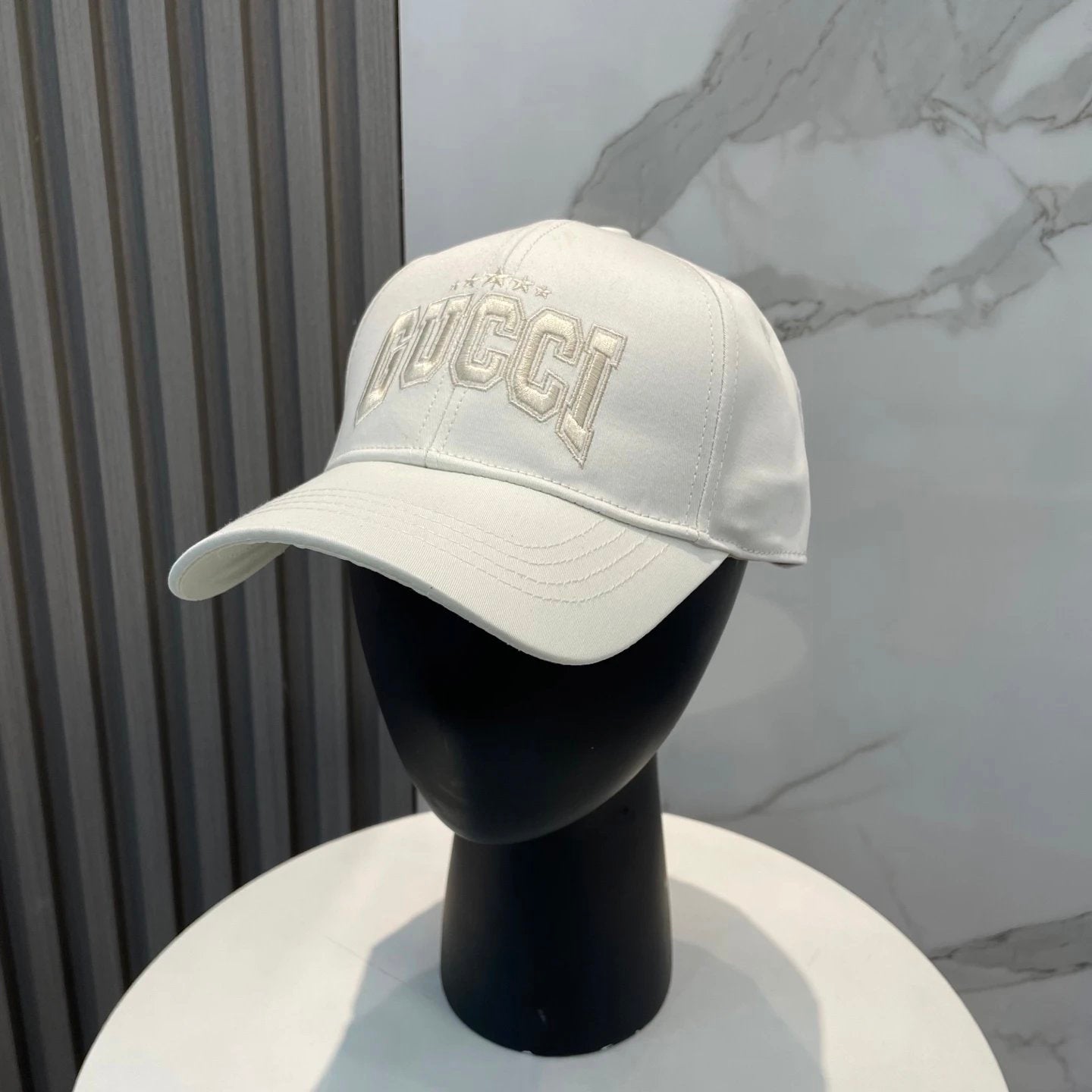 Gucci Hat Letter Printing logo Baseball Cap Sunshade Sun Protection Duckbill Cap Large Head Circumference Slimming Face Curved Brim Versatile Sports Hat for Men and Women Couples Same Style