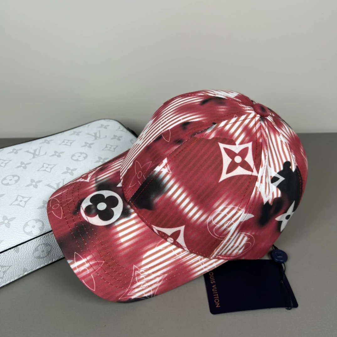 Louis Vuitton LV Hat Full Gradient Print logo Baseball Cap Sun Protection Visor Cap Large Head Circumference Versatile Sports Hat Slimming Face Curved Brim Unisex Couple Style