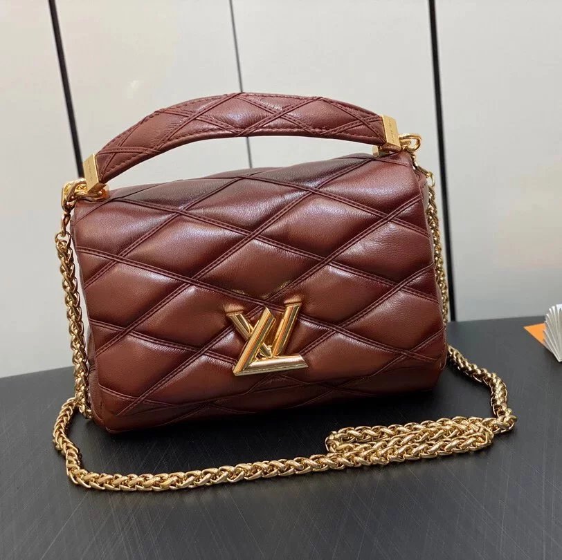 Louis Vuitton LV Women's Bag Top version New Full Leather Diamond Chain Bag Series GO-14Teist Medium Handbag Messenger Bag Shoulder Bag M22891.M22890