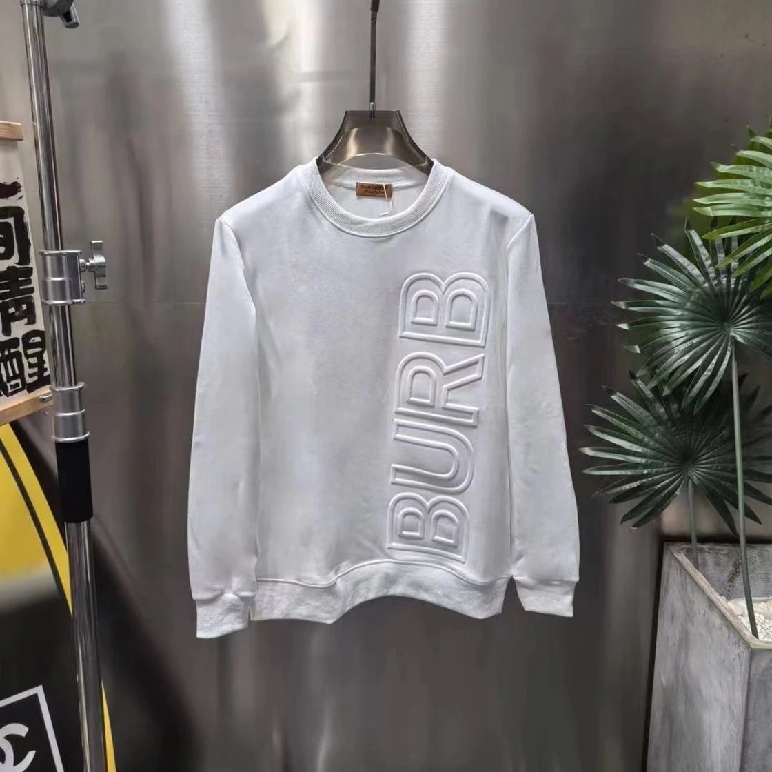 Burberry Clothing B War Horse T-shirt Sweater Collection