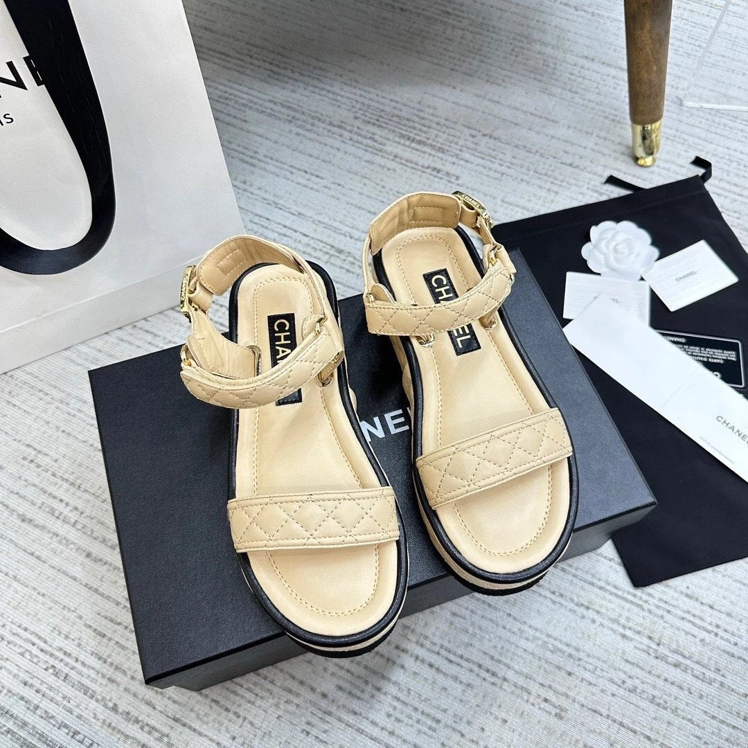 Chanel Shoes High Quality Platform Sandals Counter Catwalk Main Push Series Sandals New This Counter Shoes Are Hard to Find,Classic with Retro, Exquisite and Fashionable Atmosphere,All-Matching Items of Any Style
Vamp:Mixed Sheepskin Electric Embroidery