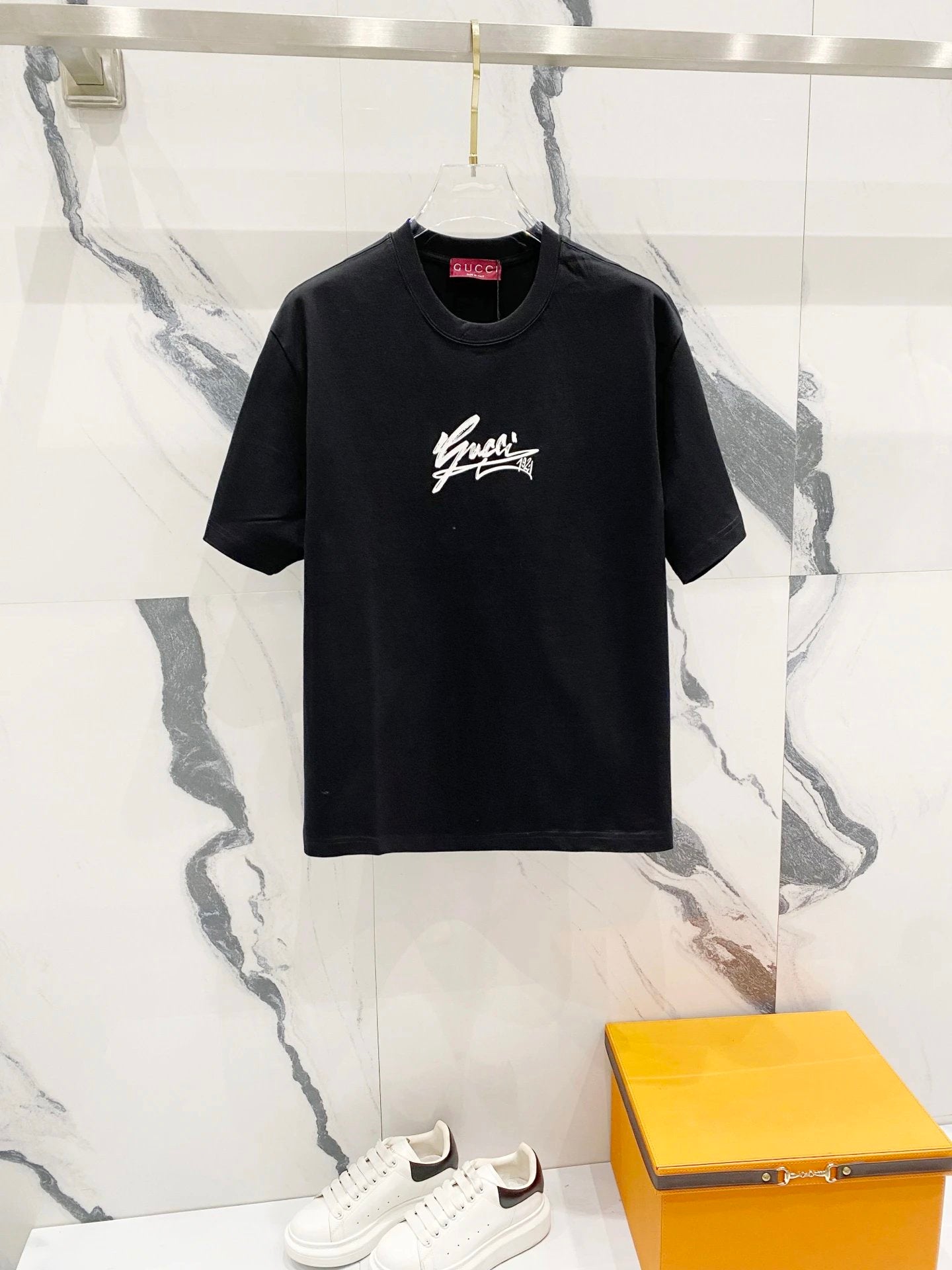 Gucci T-shirt Simple Chest Signature Letter Print logo round Neck Short Sleeve25ss New pure cotton T Unisex T-Shirt OS Drop Shoulder Loose Fit Base Shirt Top T-Shirt Short Sleeve