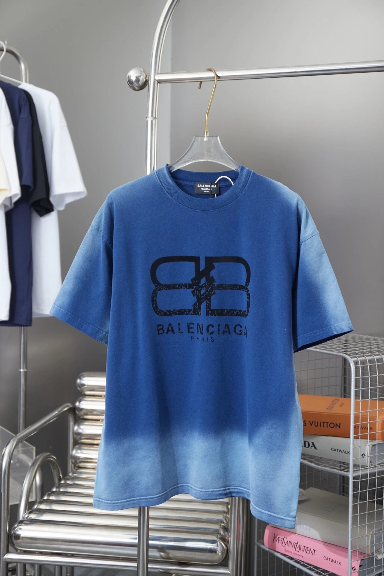 Balenciaga T-shirt 25SS Early Spring New Flocked Letter Crew Neck Short Sleeve Pure Cotton Unisex T T-shirt OS Loose Fit Base Shirt Summer Casual Simple T-Shirt