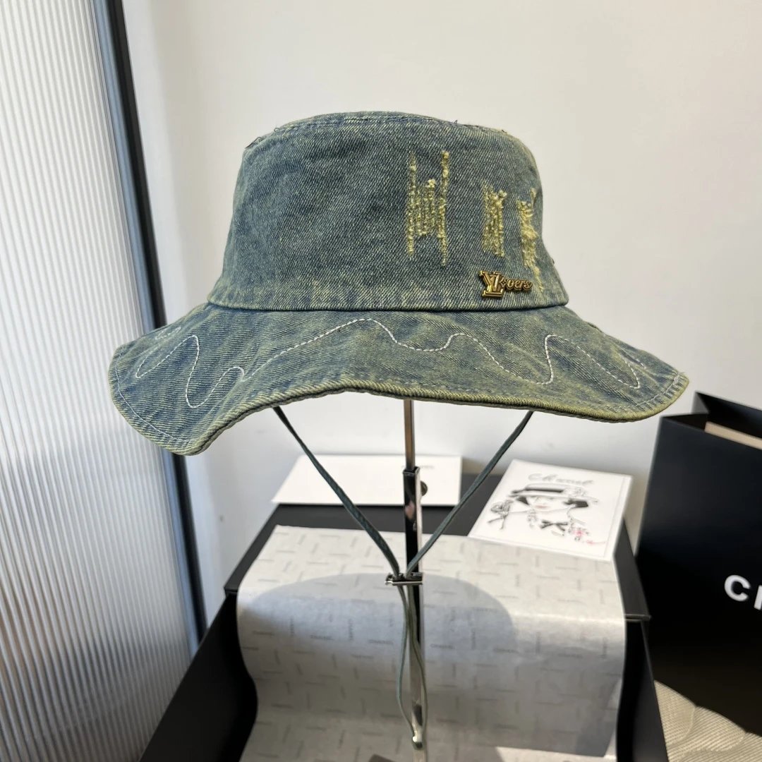 Louis Vuitton LV Hat Alphabet Gold Label logo Fisherman Hat Casual Sun Protection UV Protection Plain Face Covering Sun Hat Outdoor Versatile Flat Top Bucket Hat
