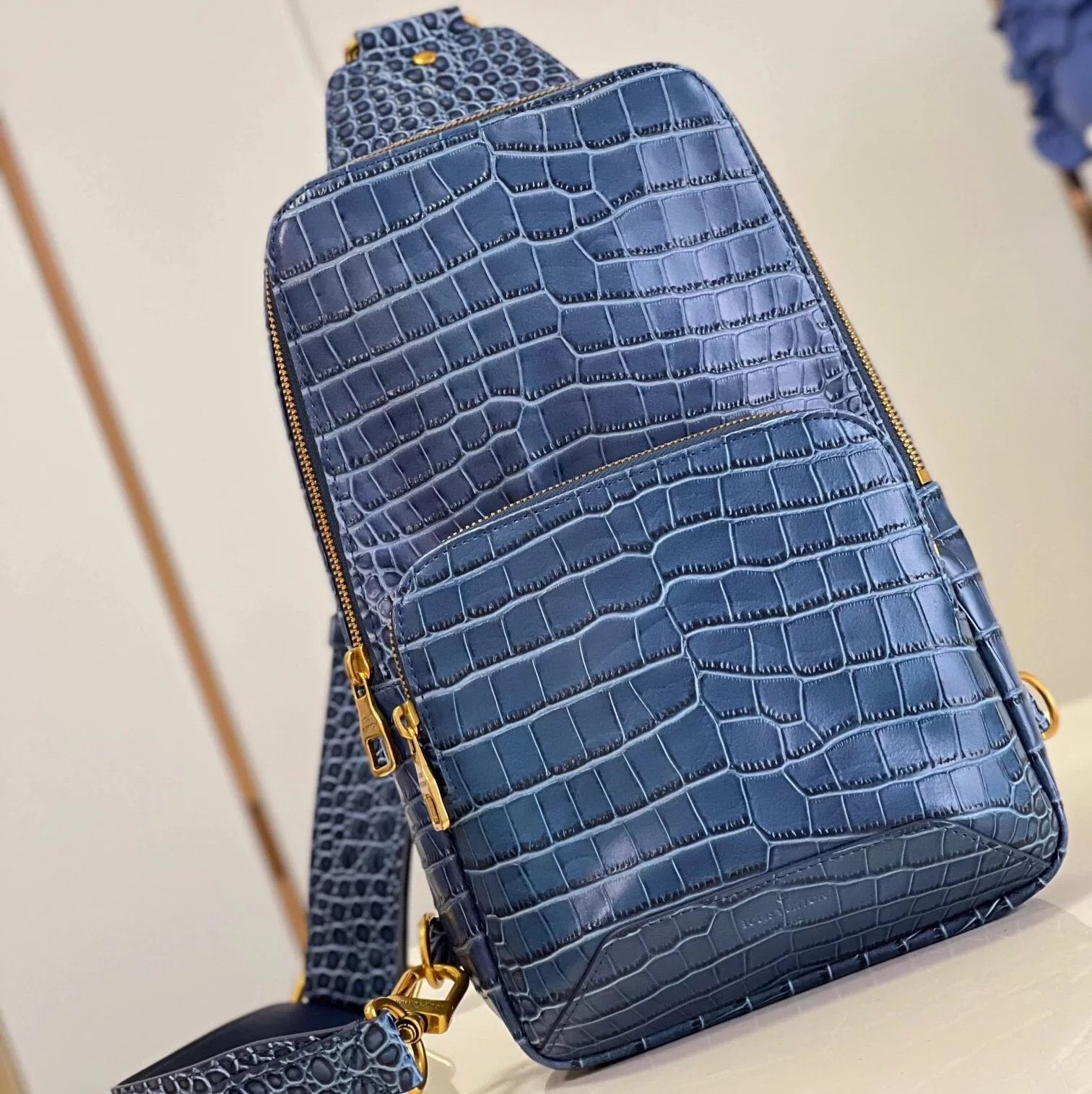Louis Vuitton LV Men's Bag Top version Original Order N41719Men AVENUE Shoulder Bag23Crocodile Pattern Cowhide Crossbody Bag Chest Bag Crossbody Backpack Men's Bag Black Plaid Chest Bag Backpack Men Crossbody Chest Bag