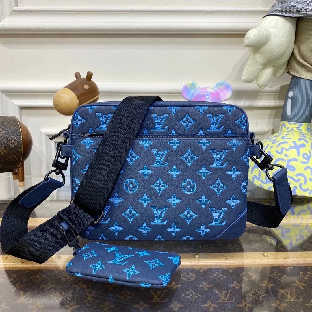 Louis Vuitton LV Men's Bag Top version 【Highest Version】Original Leather Hardware M46602Full leather in black M69827Sprinter Three-in-One Men's Messenger Bag Postman Men's Bag Two-in-One Trio Messenger Bag Shoulder Bag Men's Messenger Bag Men's Bag M30848
