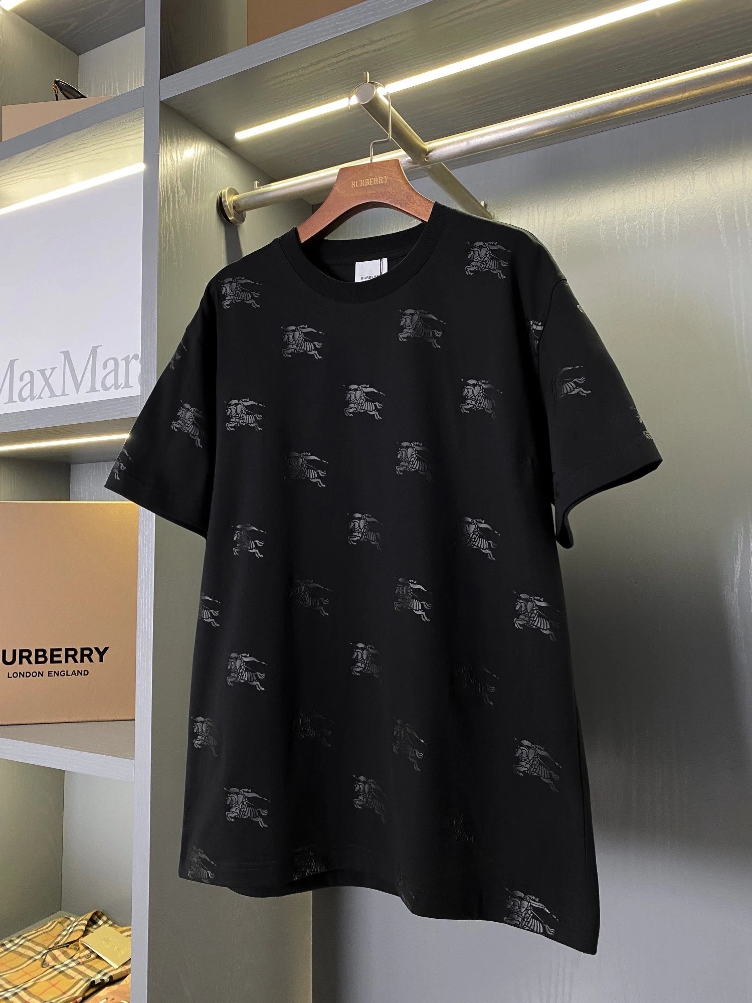 Burberry T-shirt Formerly Full Flower Equestrian Knight logo round Neck Short Sleeve25ss New pure cotton T Unisex T-Shirt OS Loose Fit Base Shirt Top Half Sleeve T-Shirt