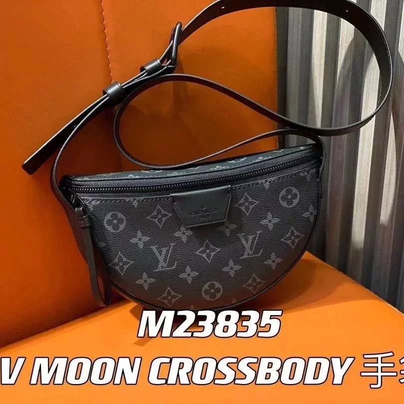 Louis Vuitton LV Men's Bag Top version 【Handsome to Split Ceiling Level】M23835Black Flower Autumn and Winter New LMOONCROSSBODY Moon Bag Men's and Women's Bags Shoulder Messenger Bag Men's New Presbyopic Selenodont Bag Hobos