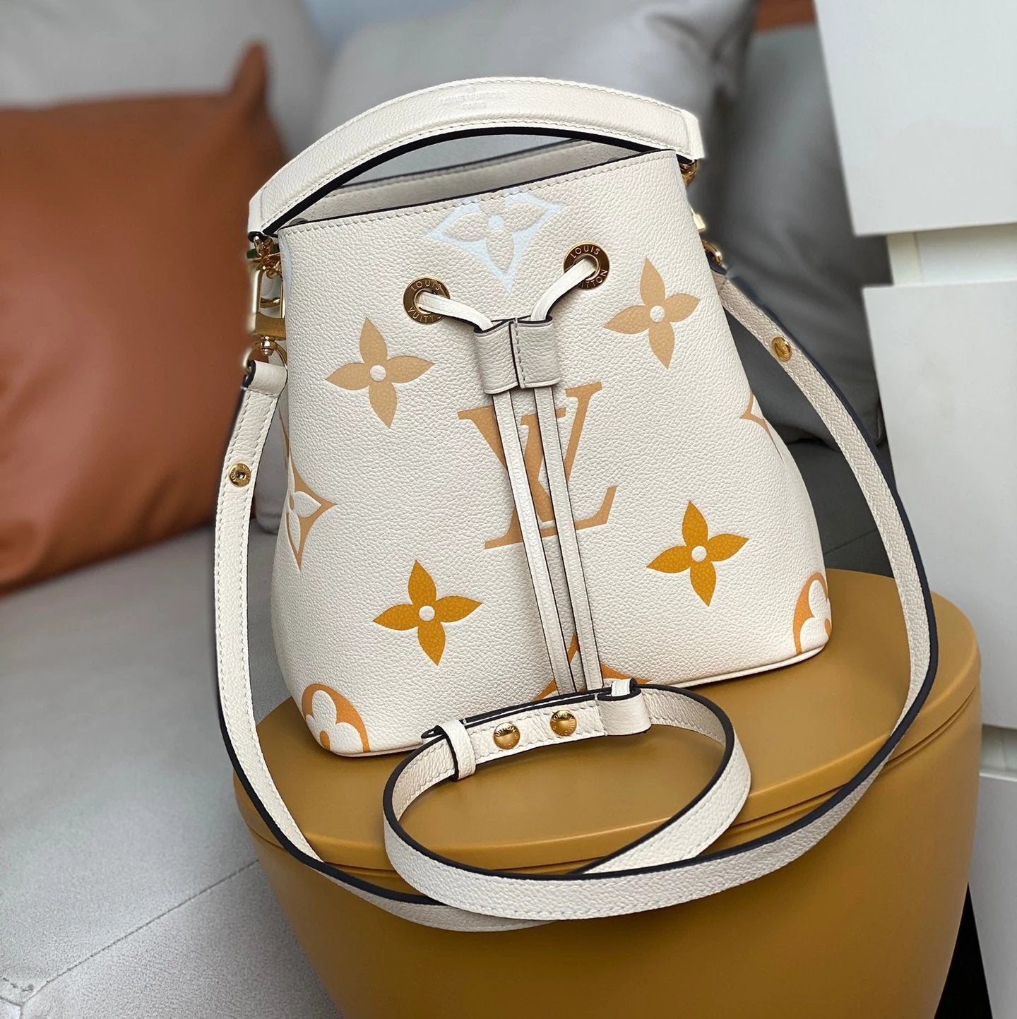 Louis Vuitton LV Women's Bag Top version 【New Original Leather】M46581Mini Bucket Bag Series neonoebb Handbag Small Bucket Shoulder Crossbody Handbag24Spring and Summer New Color Taro Purple Cream Blue Matcha Green nano Small bucket bag M24048M45716M45709