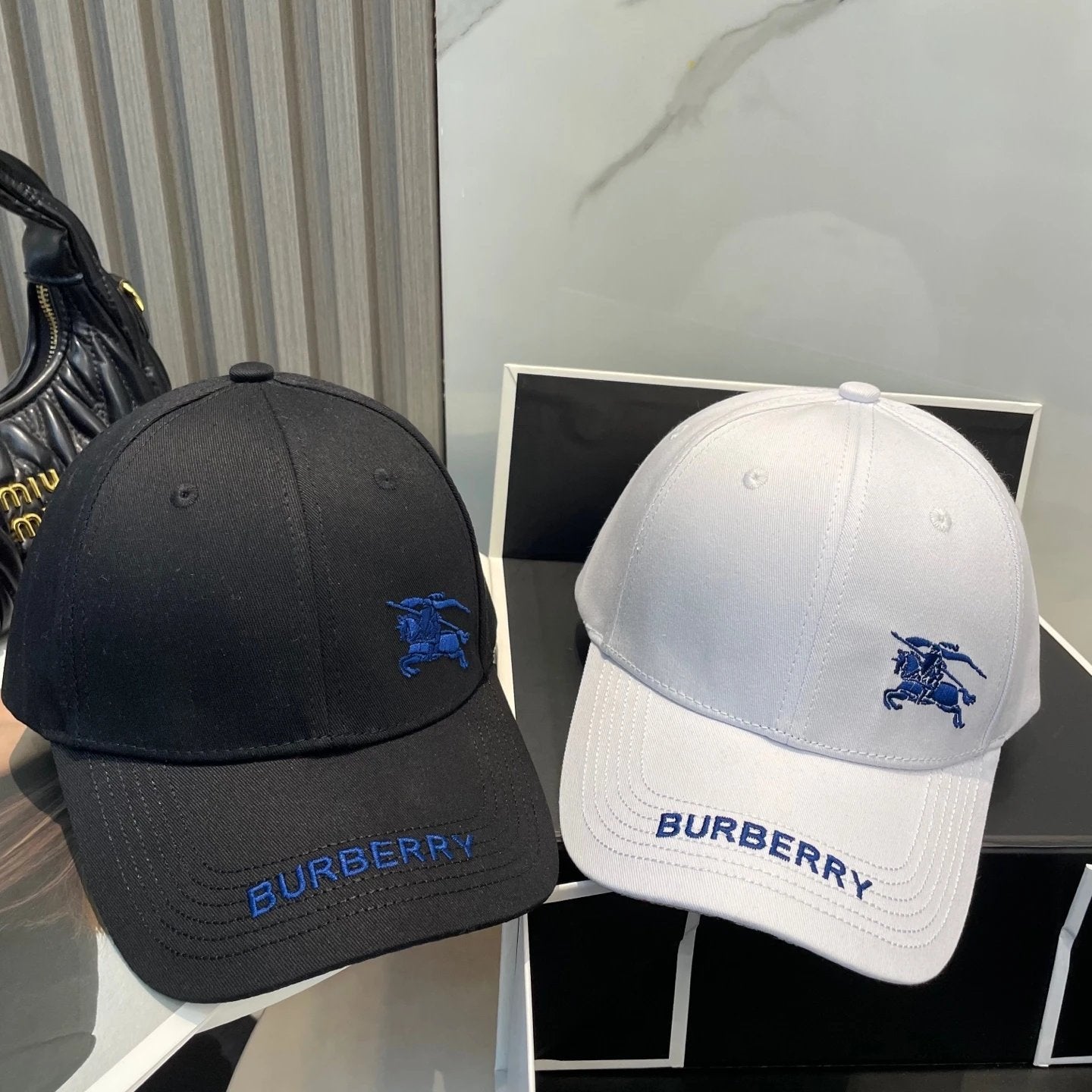 Burberry Hat Embroidery logo Baseball Cap Sunshade Sun Protection Duckbill Cap Slimming Face Curved Brim Versatile Large Head Circumference Sports Hat Unisex Couple Style