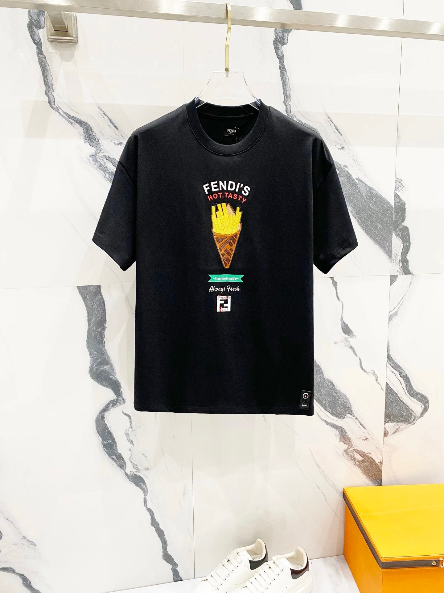 FENDI T-shirt Creative French Fries Embroidery on the Chest logo round Neck Short Sleeve25ss New Pure Cotton Unisex Style T T-shirt OS Loose Fit Base Shirt Top Half Sleeve T-Shirt