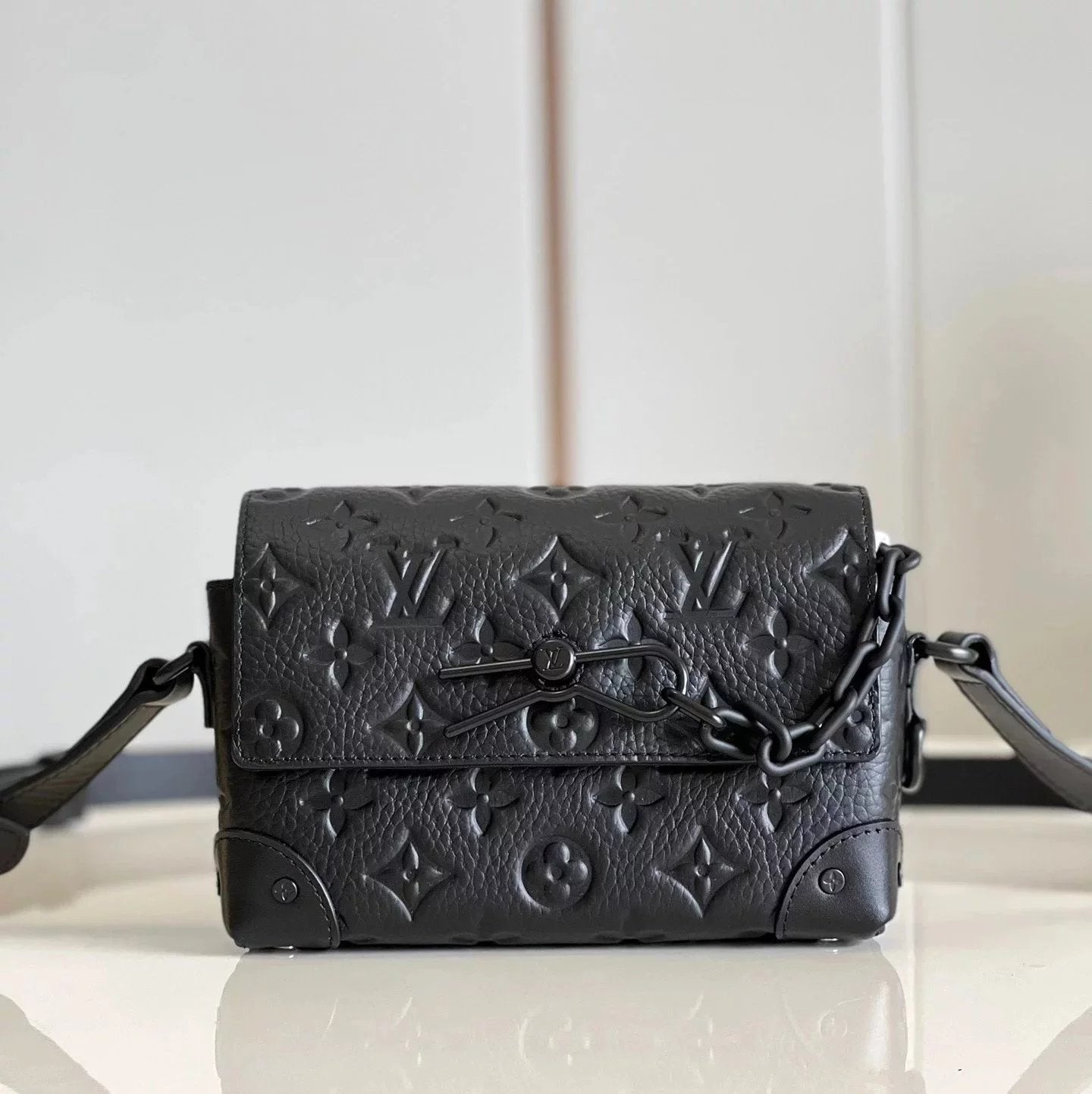 Louis Vuitton LV Men's Bag Top version 【Original Order】Spot Goods M81783Black Flower81746Embossed New Steamer Series Postman Men's and Women's Bags Single Shoulder Crossbody Chain Bag Magnetic Suction Flap Bag Adjustable Shoulder Strap New Color Blue