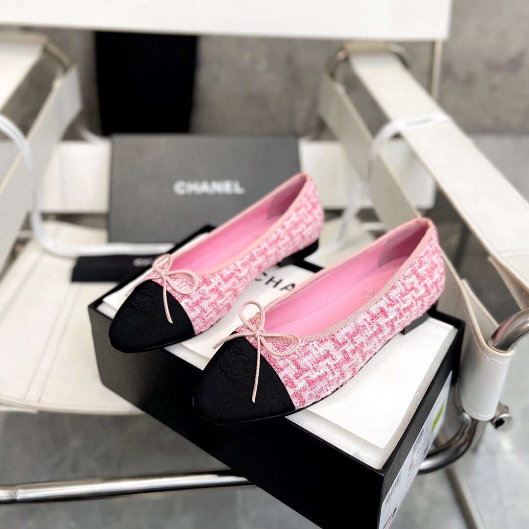 Chanel Shoes High Quality C Home Genuine Leather Sole……!
Wannian Classic All-Match Series Ballet Flat Shoes Luxury Classic Never Retreat~Material:Imported Mixed Lambskin/Imported Woolen
Inner Lining Plastic Footpad:Soft Sheepskin
SIZE:34-43
