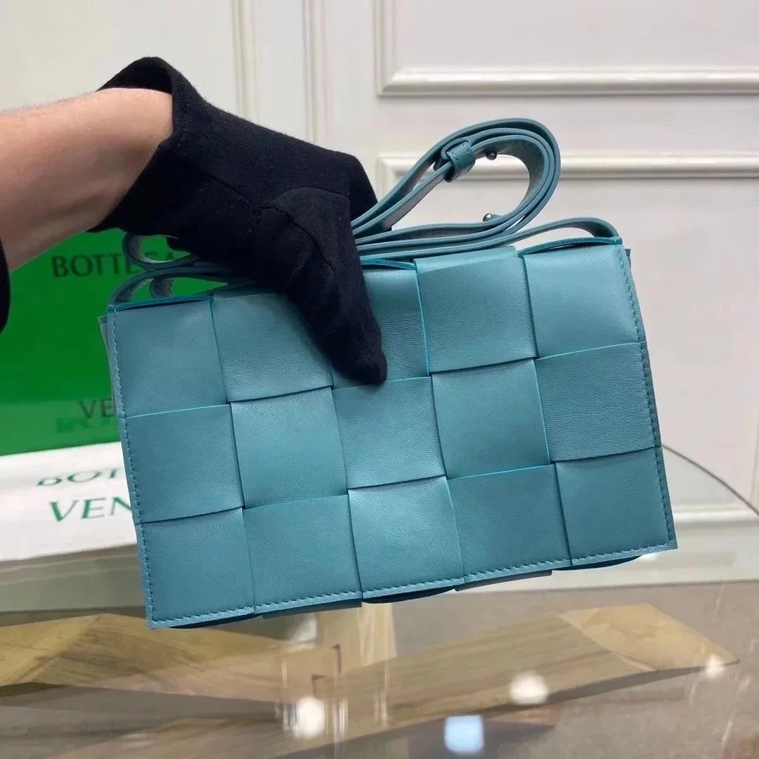 Bottega Veneta Women's Bag Top version 【Special Cabinet Version】Woven bag CROSSBODY Square Bag Pillow Bag(Lambskin)Rubik's cube bag Cassette15Plaid Woven Bag Original Leather Handbag Waist Bag Chest Bag Shoulder Messenger Bag Unisex Men's and Women's Bags