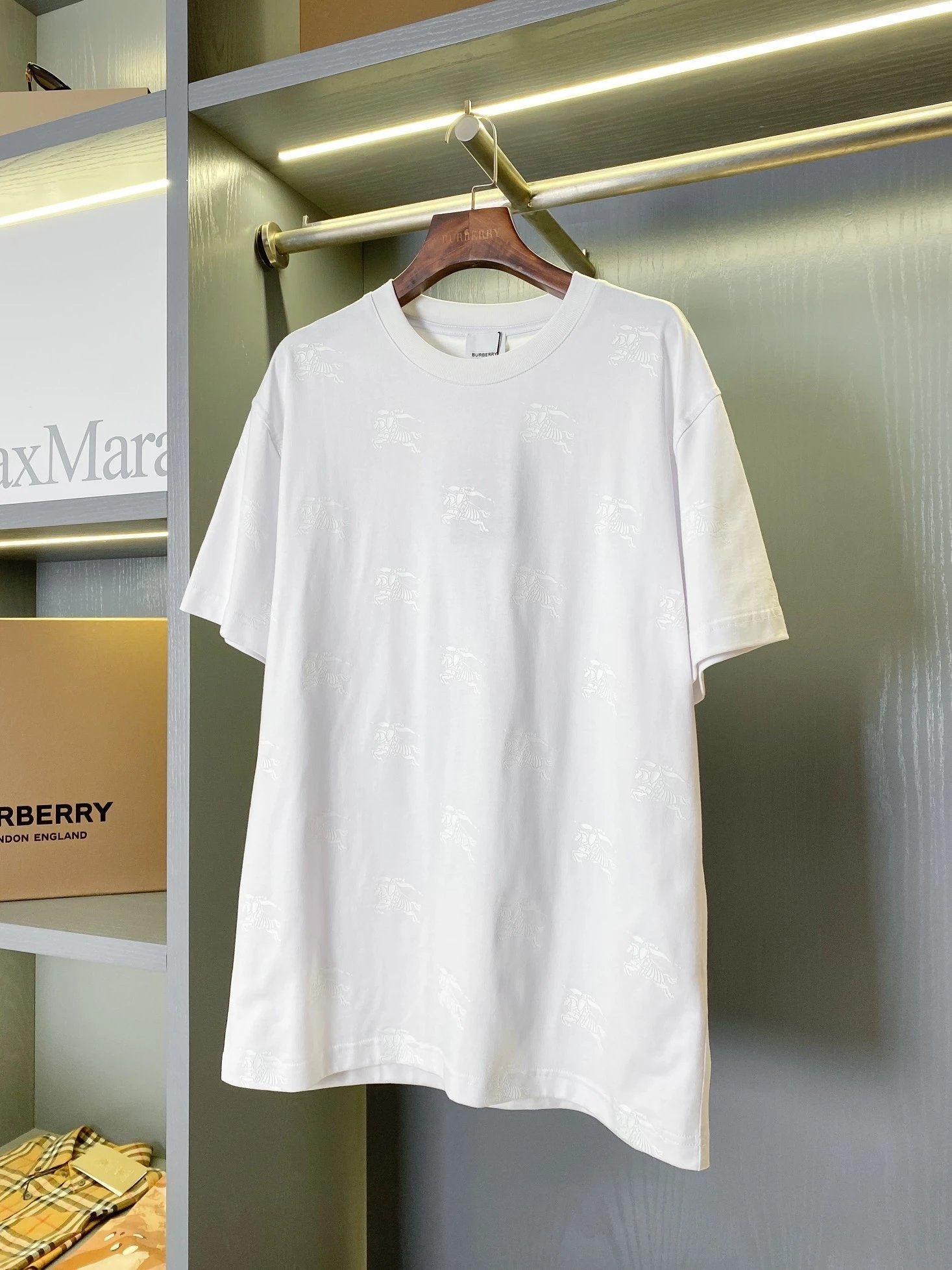 Burberry T-shirt Formerly Full Flower Equestrian Knight logo round Neck Short Sleeve25ss New pure cotton T Unisex T-Shirt OS Loose Fit Base Shirt Top Half Sleeve T-Shirt
