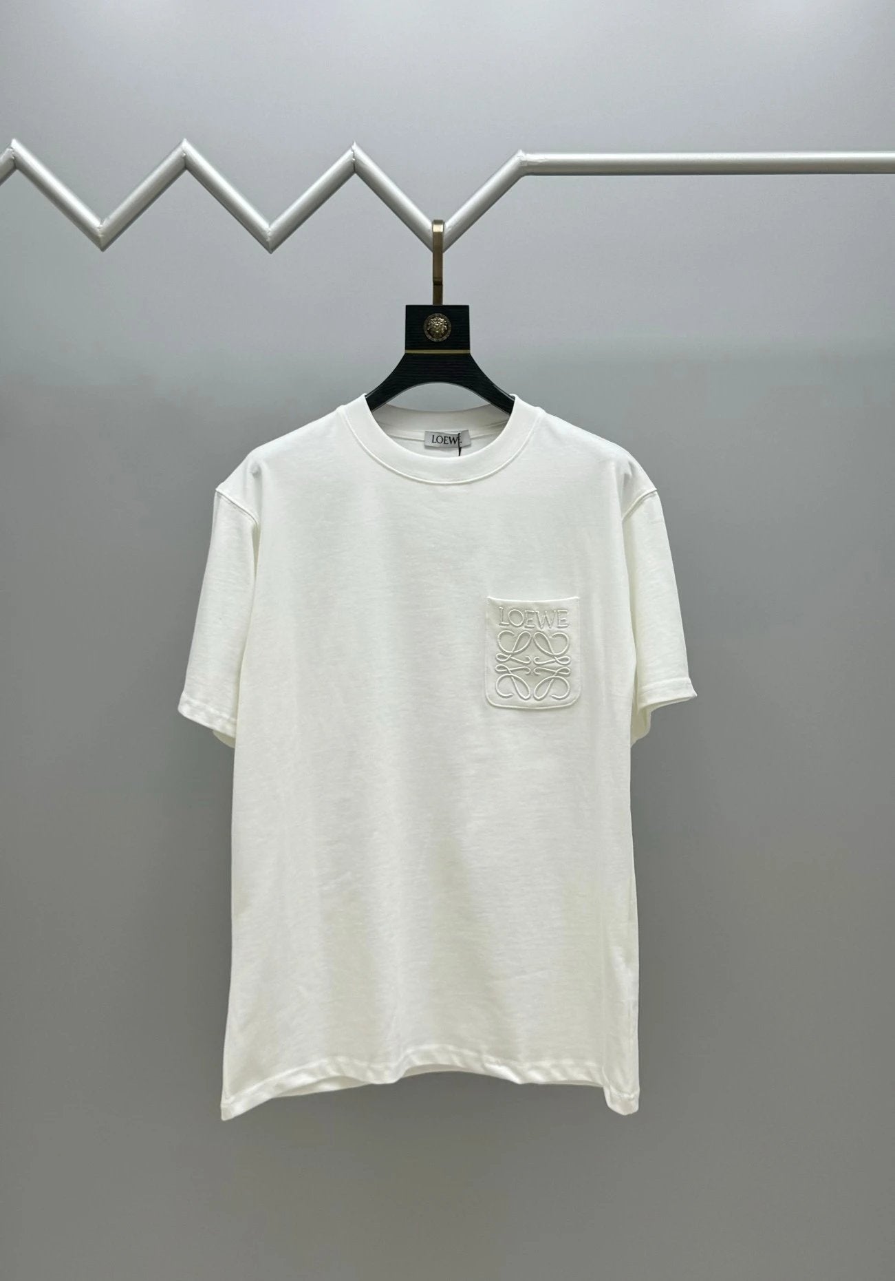 LOEWE T-shirt Chest Pocket Embroidery logo round Neck Short Sleeve25ss New Pure Cotton Unisex Style T T-shirt OS Loose Fit Base Shirt Short Sleeve Top T-Shirt