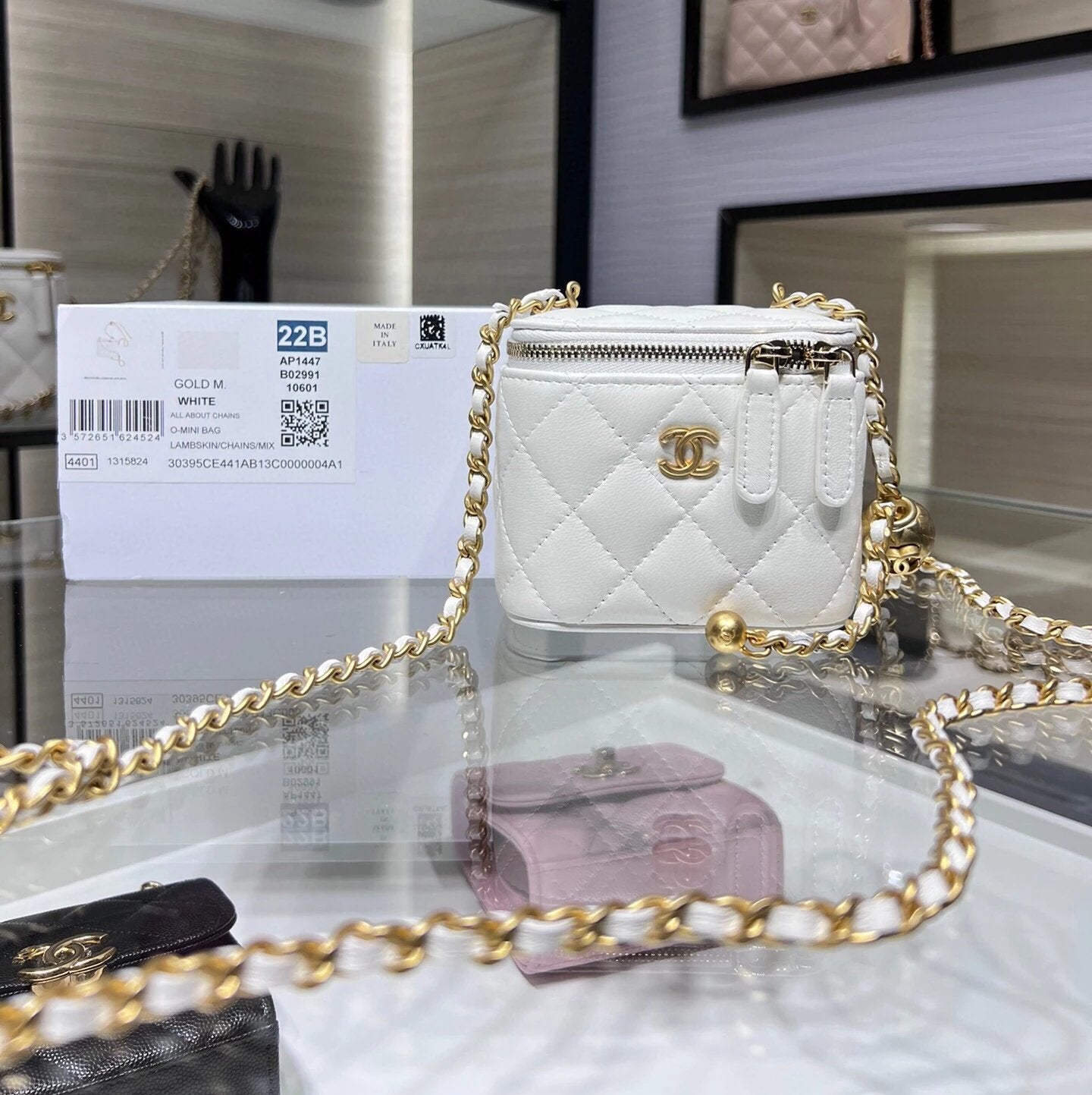 Chanel Women's Bag Top version 【Original Leather】Ohanel Grandma's House22B New Sheepskin Golden Balls Box Bag with Mirror Bottom Double C Long Box Cosmetic Bag mini Small Box Bag Storage Bag Mobile Phone Bag Mini Metal Beads Box Bag Handmade Workshop Seri