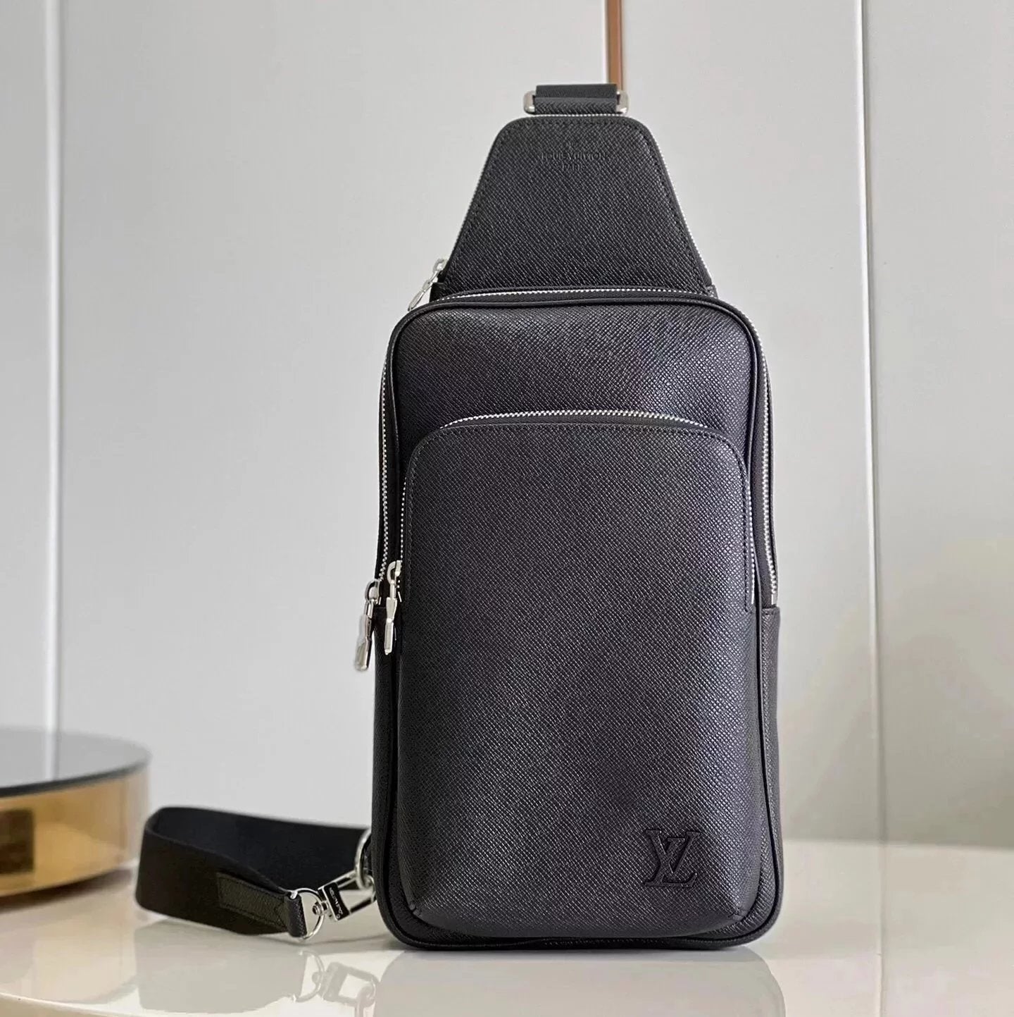 Louis Vuitton LV Men's Bag Top version M41719Green N46345Cross Pattern Avenue Shoulder Bag Chest Bag Backpack Men's Bag M30861Green Gray District Small Size Messenger Bag Crossbody Bag