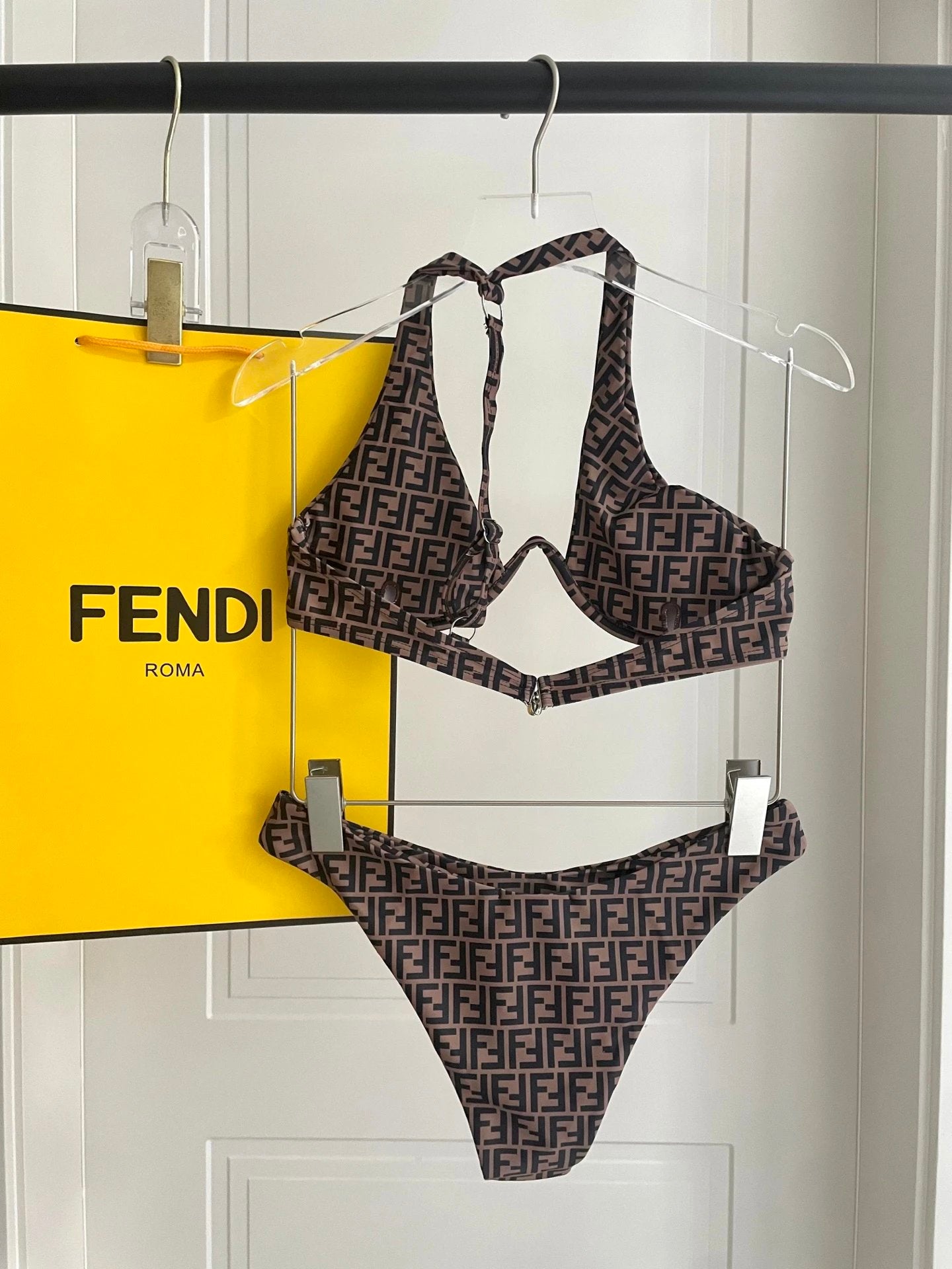 Fendi swimsuit Full Body Letter Jacquard Bikini Two-Piece Swimsuit Sexy Small Chest Gathered Beach Pool Backless White Women's Swimwear Vacation Hot Spring