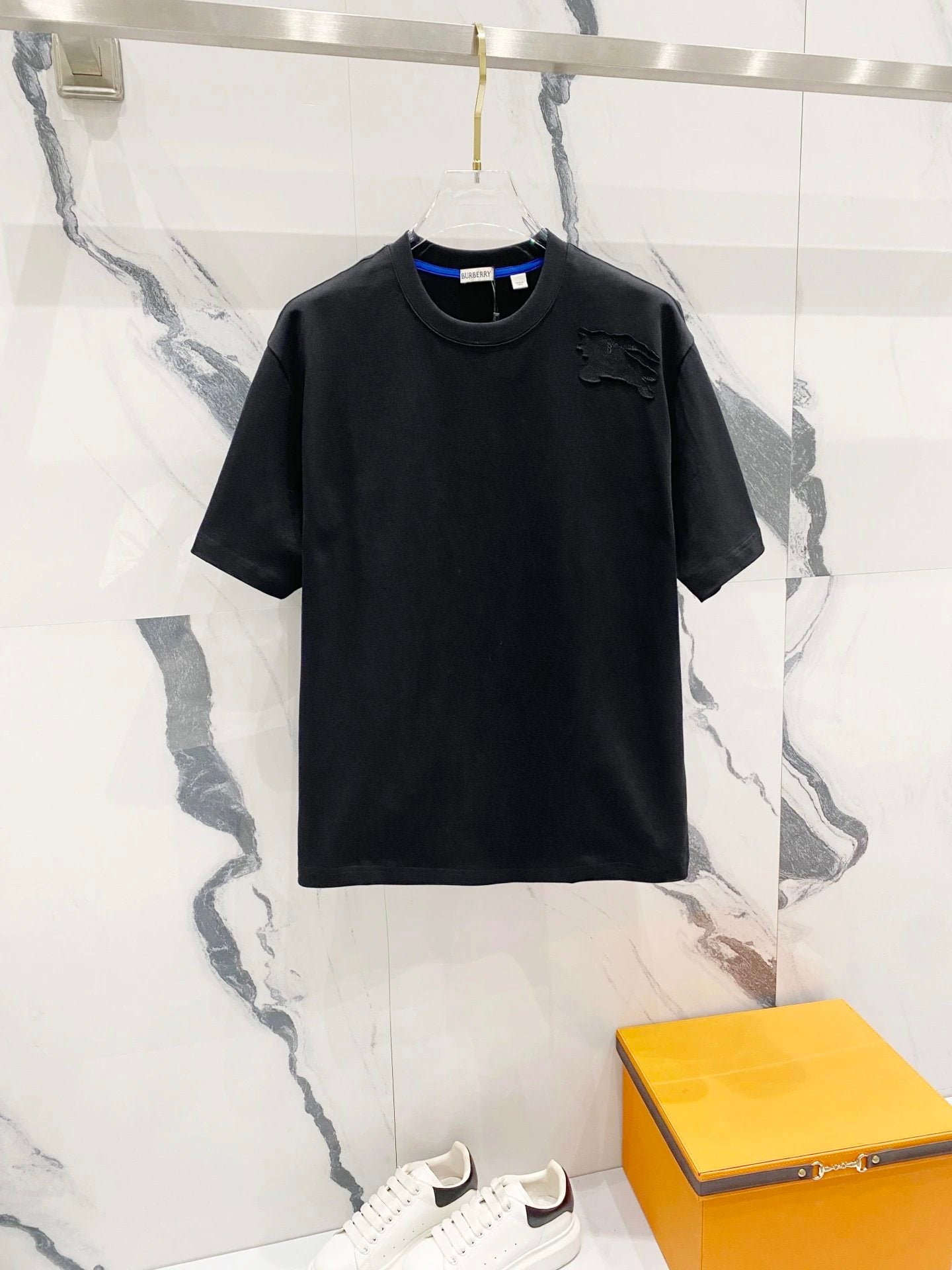 Burberry T-shirt Simple Natural Color Patch on Chest with Micro Logo logo round Neck Short Sleeve25ss New Pure Cotton Unisex Style T Casual T-Shirt Base Layer Shirt OS Loose Fit Half Sleeve Top Plus Size