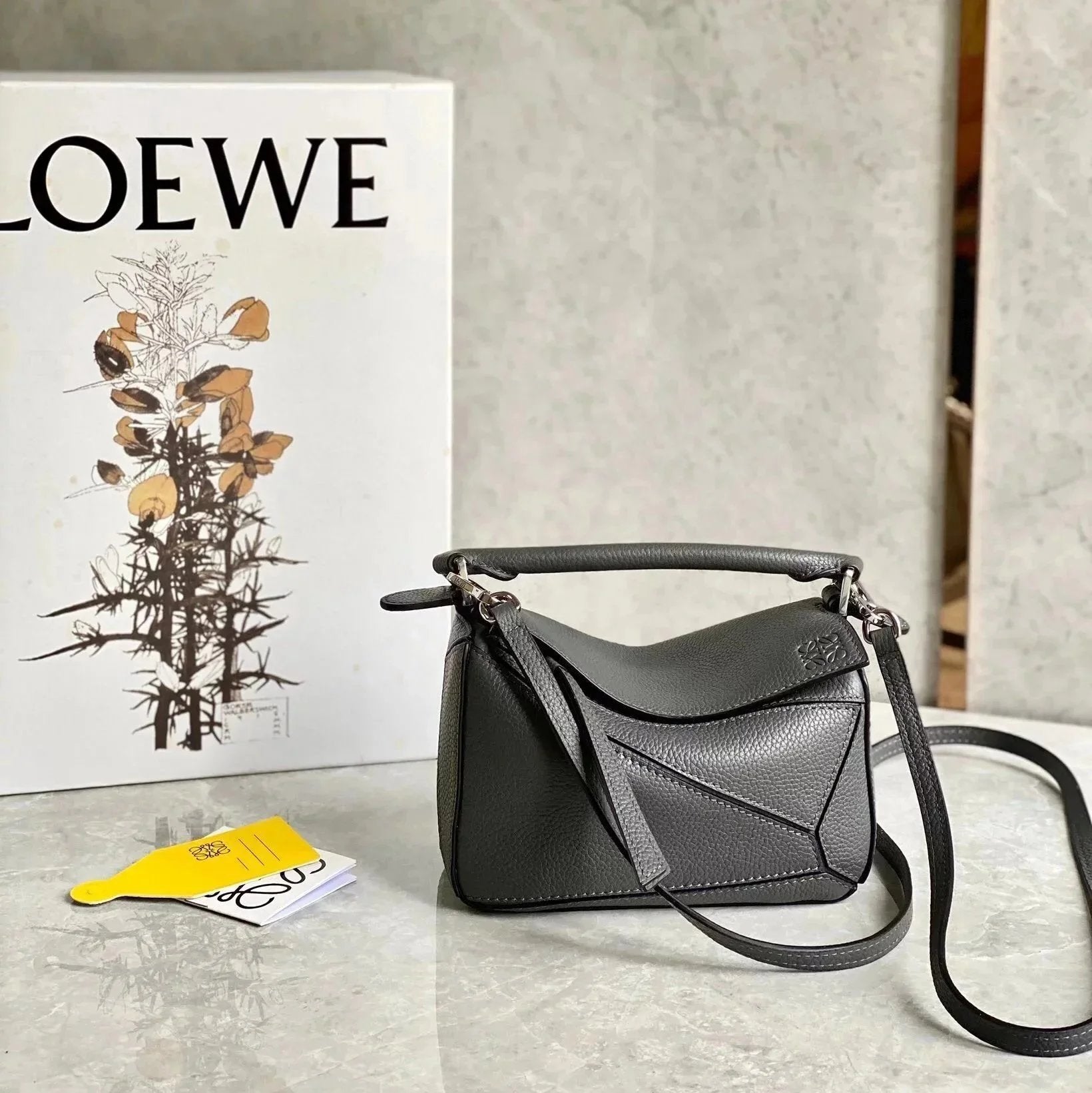 LOEWE Women's Bag Top version 【Level Surrogate Shopping】puzzle Geometric Bag Women's Bag mini18cm Mini Geometric Bag Crossbody Bag Small Size24cm Medium29cm Splicing Box Bag loewe Classic Geometric Crossbody Bag