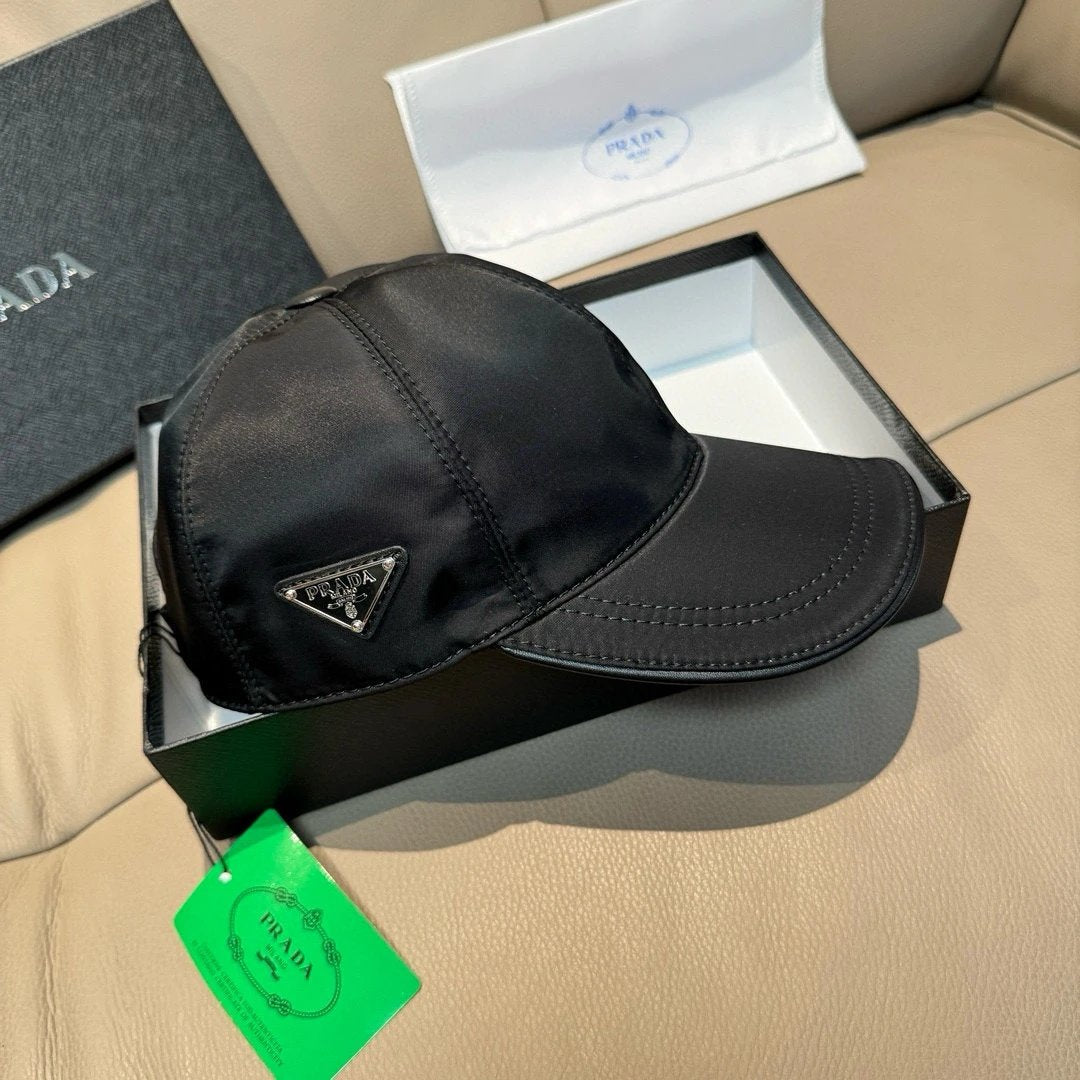 PRADA Hat Triangle Mark Metal logo Baseball Cap Sun Protection Visor Cap Large Head Circumference Versatile Sports Hat Slimming Face Curved Brim Unisex Couple Style