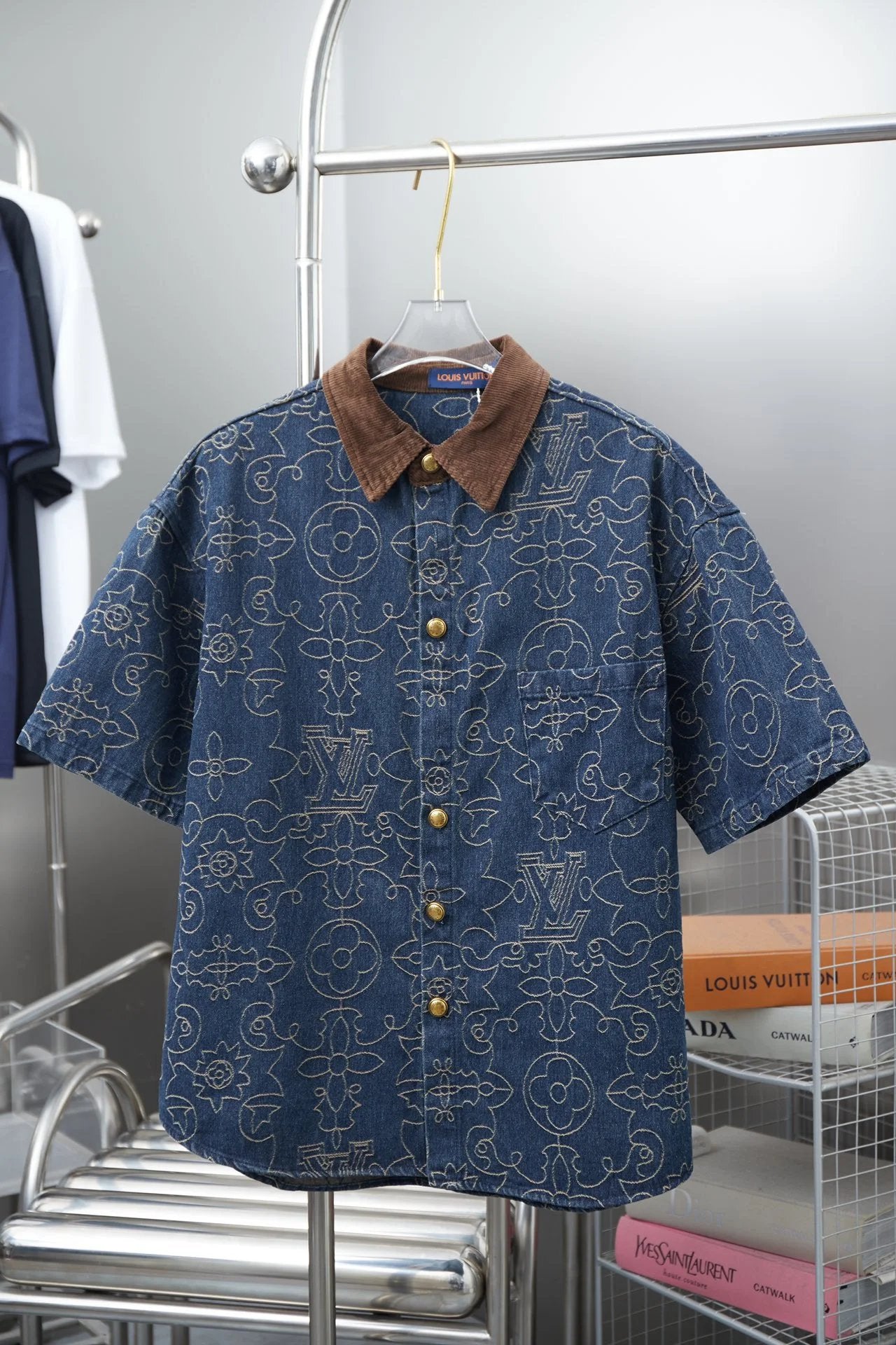 Louis Vuitton LV Shirt Allover Jacquard logo Shijia Turn-down Collar Short Sleeve Shirt Unisex Versatile Business Casual Slim Fit Jacket