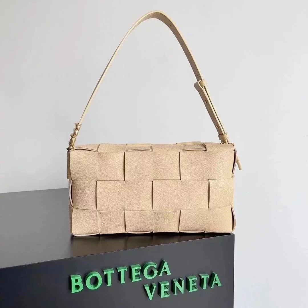 Bottega Veneta Women's Bag Top version Original Genuine Goods Leather Yang Mi Brick Underarm bag2022New Original Surrogate Shopping-Grade Large Plaid Woven Soft Lambskin Shoulder Bag Underarm Bag BRICKCASSETTE Underarm Bag Handbag Women's Bag