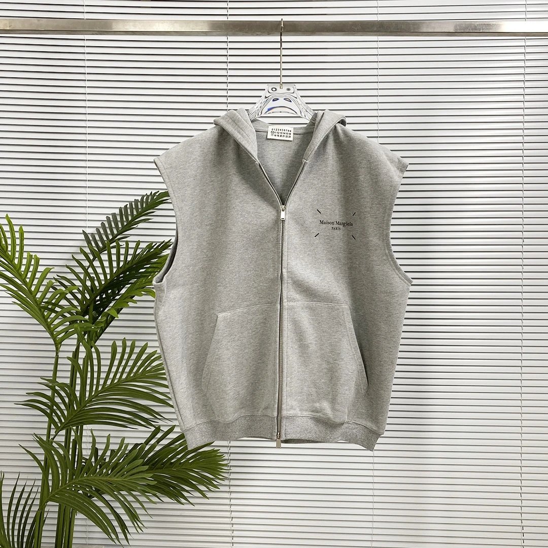 Maison Margiela Hoodie Zip-Up Hoodie Sweatshirt Jacket Unisex Sports Casual Loose Fit Versatile