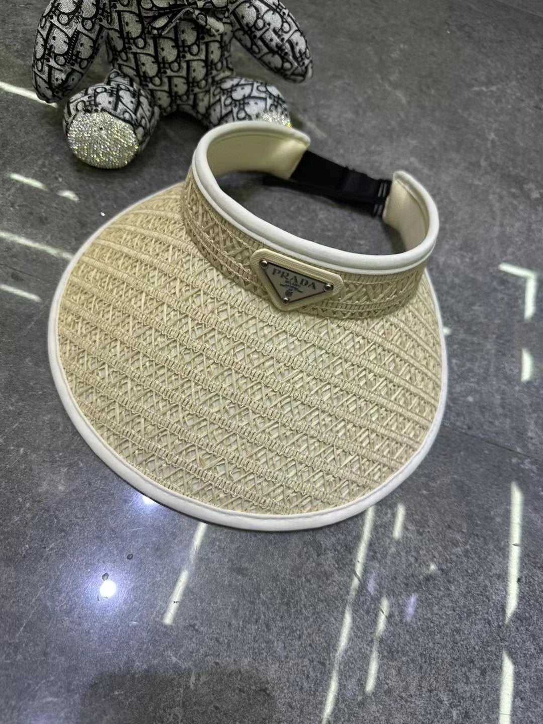 PRADA Hat Triangle mark logo Baseball Cap Sunshade Sun Protection Duckbill Cap Slimming Face Curved Brim Versatile Large Head Circumference Sports Hat Unisex Couple Style