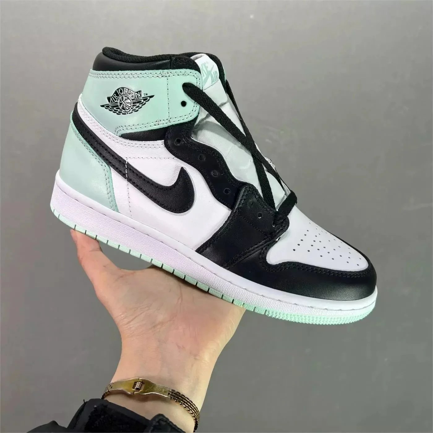 Air Jordan 1 High shoes Young and Beautiful Sneaker