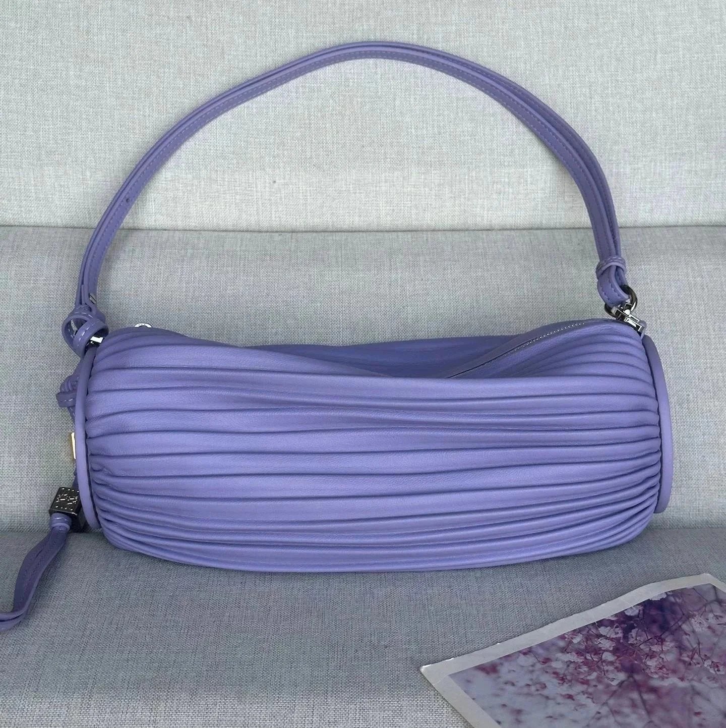LOEWE Women's Bag Top version 【Original Quality】2024New Product BraceletPouch Pleated Tote Bracelet Bag Women's Bag Handbag Underarm Bag Clutch Shoulder Bag Pleated Napa Cowhide round Bag Luo Jia New Pen Holder Bag Chain Small Bag Shoulder Messenger Bag52