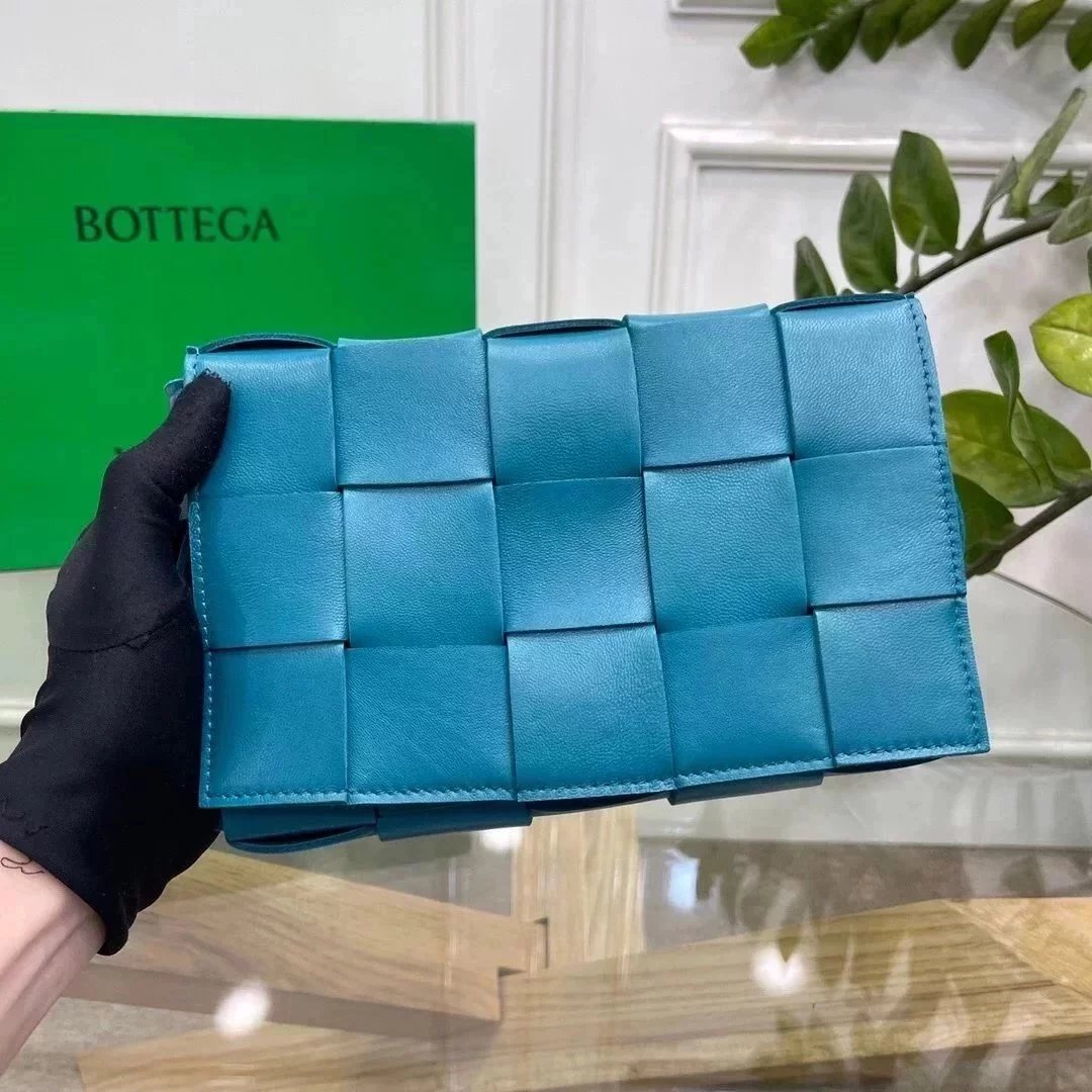 Bottega Veneta Women's Bag Top version 【Special Cabinet Version】Woven bag CROSSBODY Square Bag Pillow Bag（Lambskin）Rubik's cube bag Cassette15Plaid Woven Bag Original Leather Handbag Waist Bag Chest Bag Shoulder Messenger Bag Unisex Men's and Women's Bags