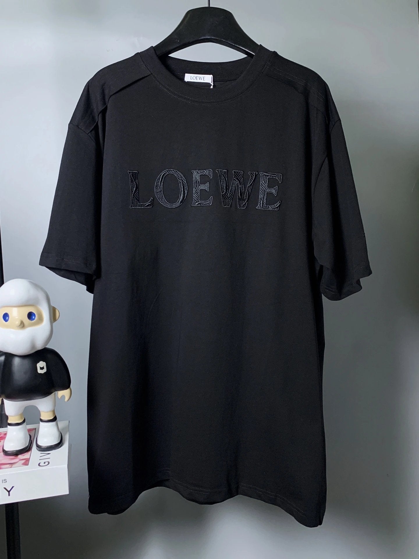 LOEWE T-shirt Chest Letter Embroidery logo round Neck Short Sleeve25ss New Pure Cotton Unisex Style T Casual T-Shirt Base Layer Shirt OS Loose Fit Half Sleeve Top Plus Size
