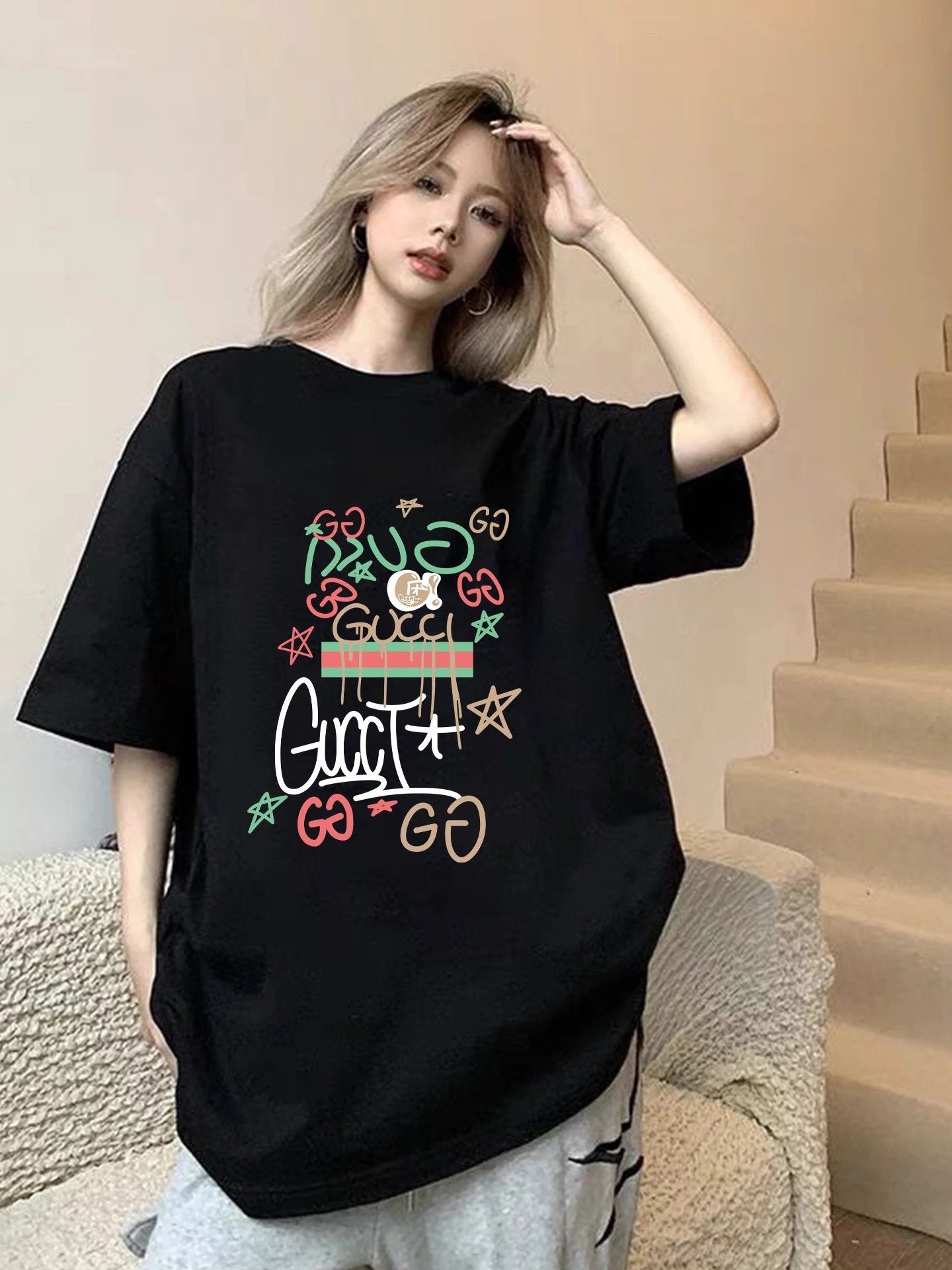 Gucci T-shirt Colorful Print on the Chest logo round Neck Short Sleeve25ss New pure cotton T Unisex T-Shirt OS Loose Fit Base Shirt Top Half Sleeve T-Shirt
