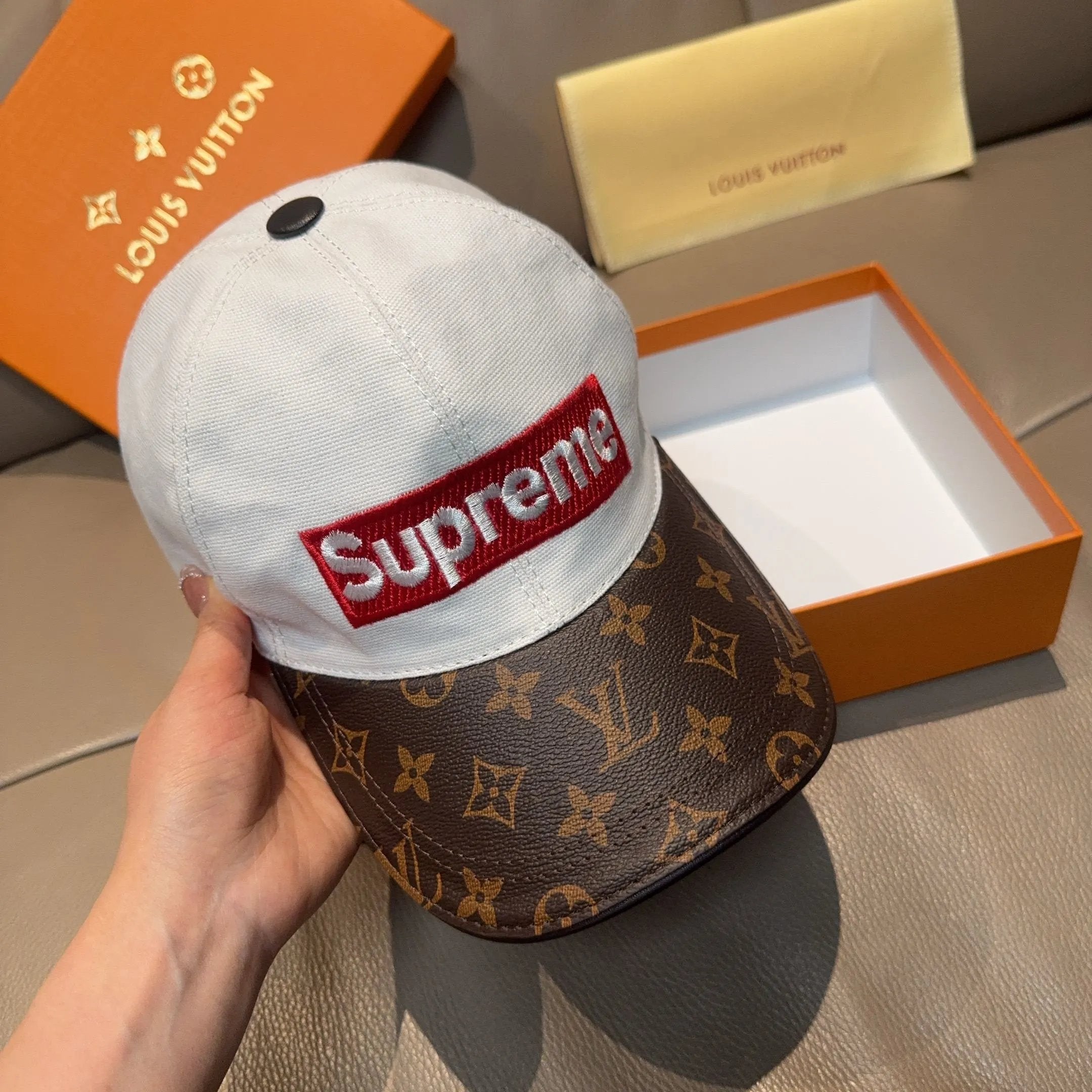 Louis Vuitton LV Hat Vintage Floral Patchwork logo Baseball Cap Sun Protection Visor Cap Large Head Circumference Versatile Sports Hat Slimming Face Curved Brim Unisex Couple Style