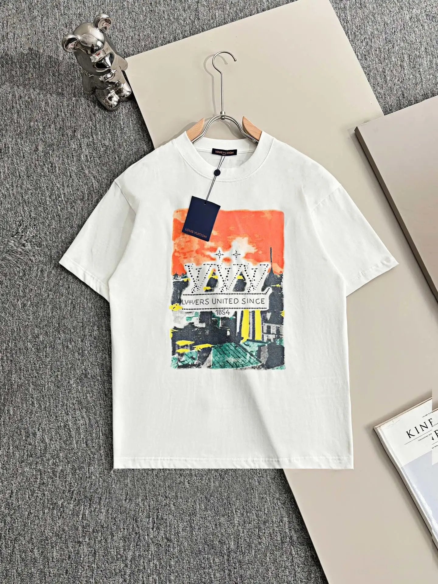 Louis Vuitton LV T-shirt Chest Letter Pattern Pearl Hot Stamping Print logo round Neck Short Sleeve25ss New pure cotton T Unisex T-Shirt OS Loose Fit Base Shirt Top Half Sleeve T-Shirt