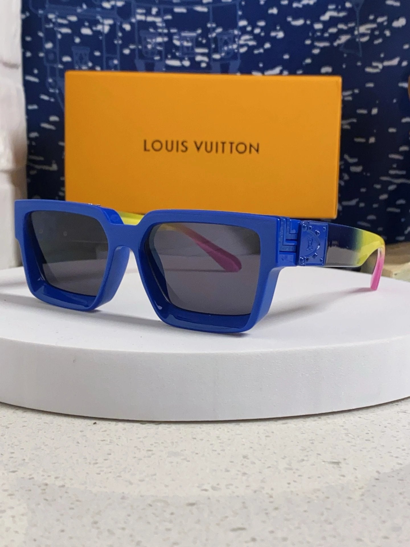 Louis Vuitton LV Sunglasses 0k Rich Man Square Frame Sunglasses Slimming Non-Prescription Unisex Couple Style UV Protection Driving Beach Fishing25ss New Sports Casual Versatile