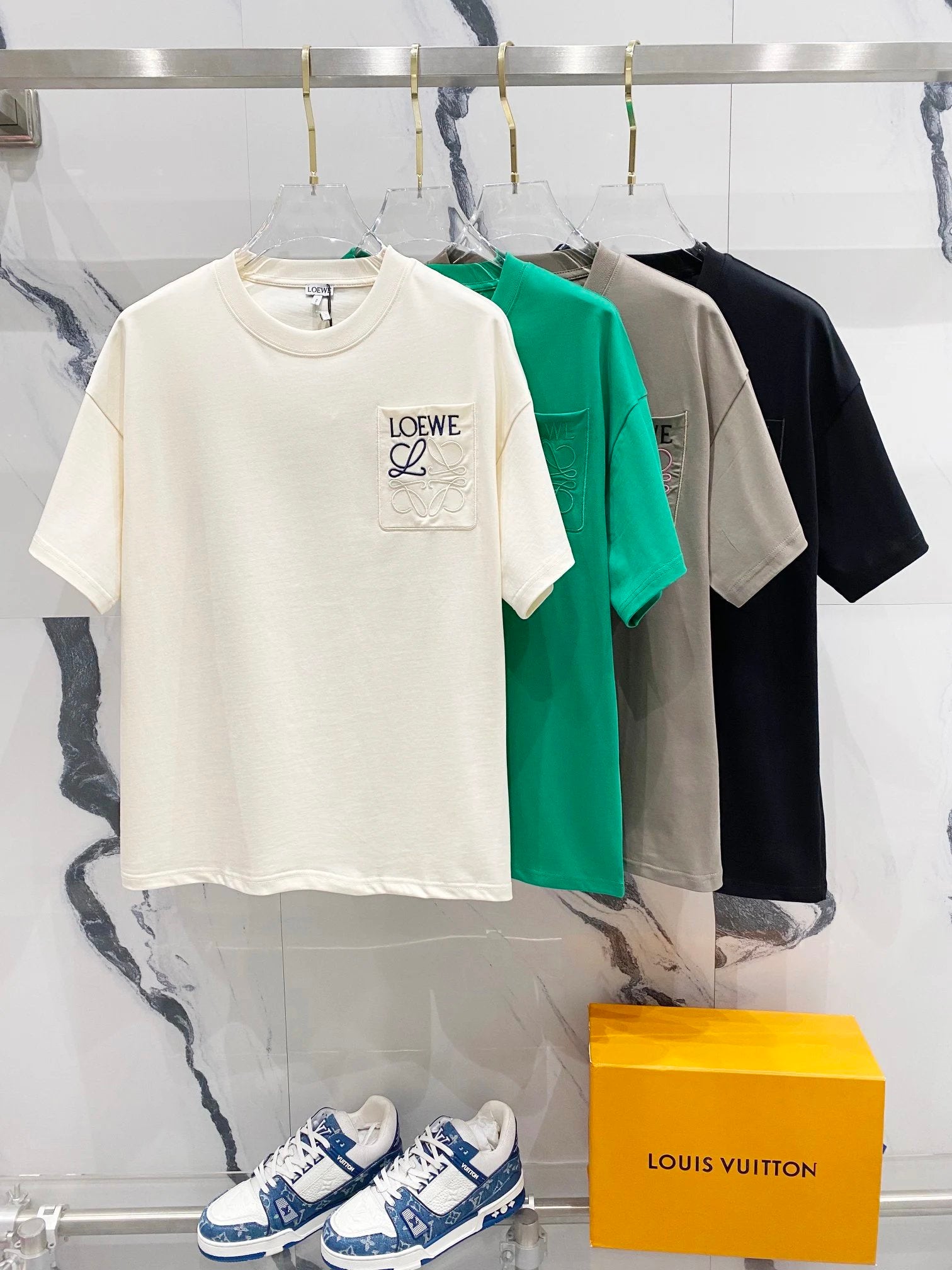 LOEWE T-shirt Color matching letters LOGO Embroidered Pocket Crew Neck Short Sleeve Pure Cotton T Unisex T-Shirt OS Loose Fit Base Shirt Summer Casual Simple T-Shirt