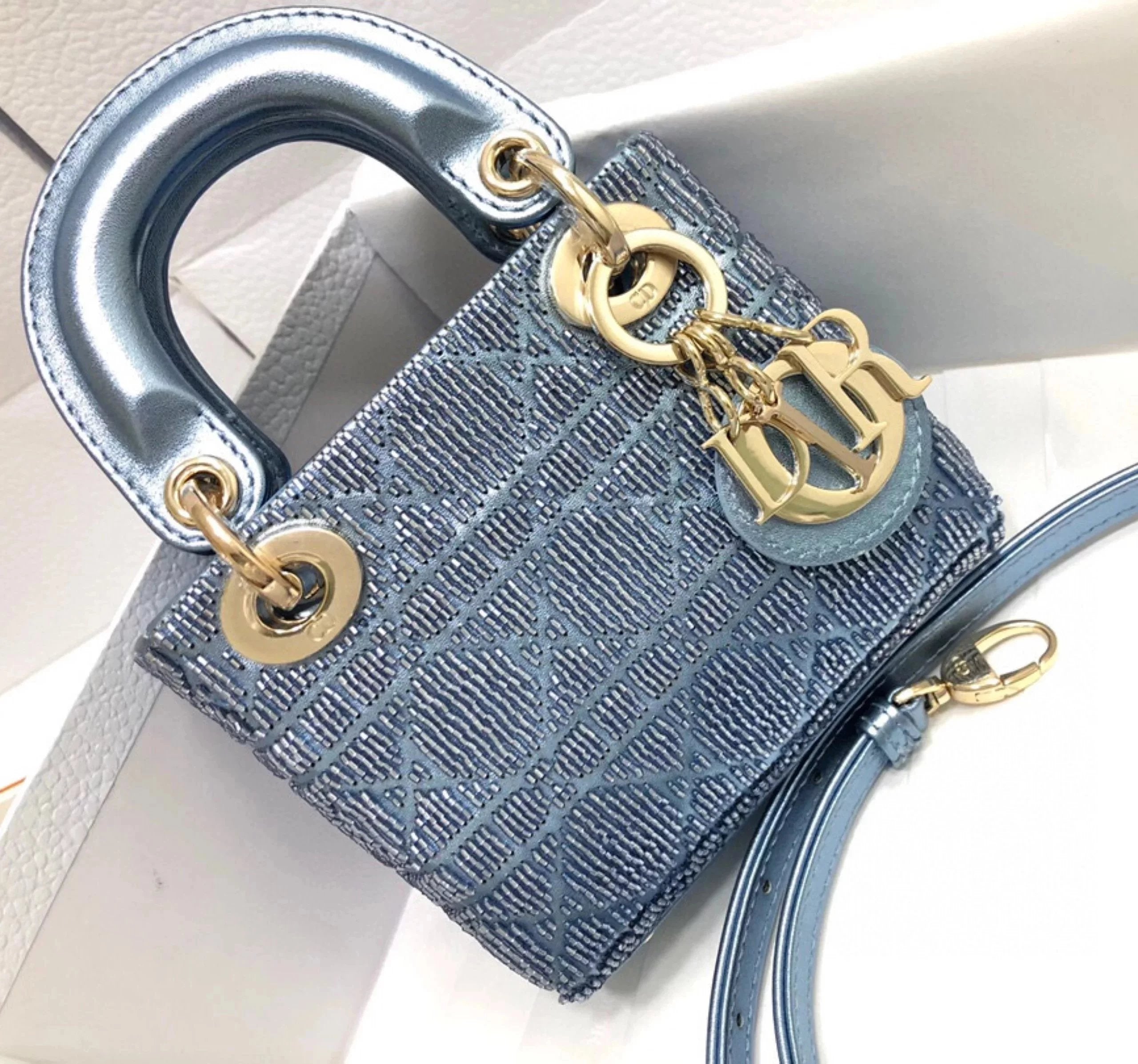 Dior Women's Bag Top version Women's Bag22New microladybag Super Mini Diana Bag Embroidered Bead Tube Handbag Shoulder Messenger Bag