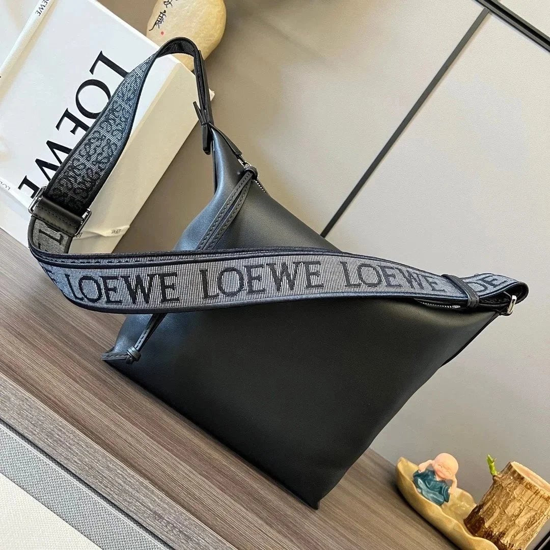 LOEWE Backpack Top version 【Premium Version Original Leather】2022New Men's Bag Soft Smooth Cow Leather and Figured Cloth Cubi Handbag Men's Lunch Box Bag Crossbody Bag Shoulder Bag Messenger Bag Can Be Put13Inch Computer Bag Large Capacity Travel Bag LOEW