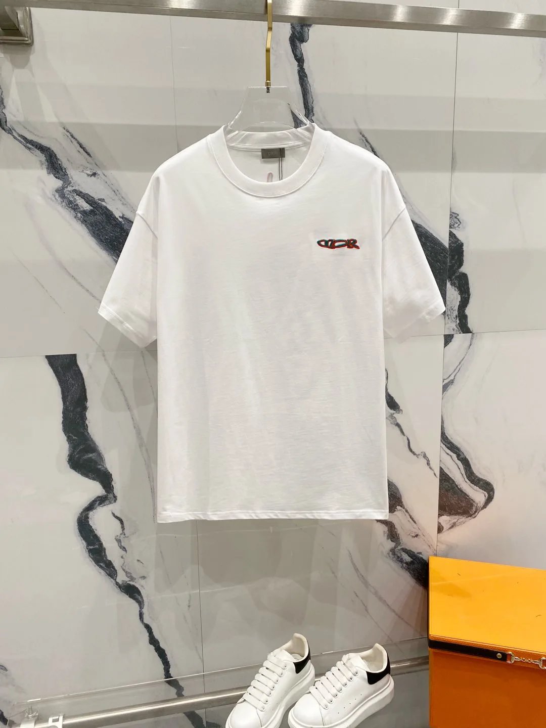 Dior T-shirt Chest Patchwork Letter Embroidery logo round Neck Short Sleeve25ss New Pure Cotton Unisex Style T Casual T-Shirt Base Layer Shirt OS Loose Fit Half Sleeve Top Plus Size